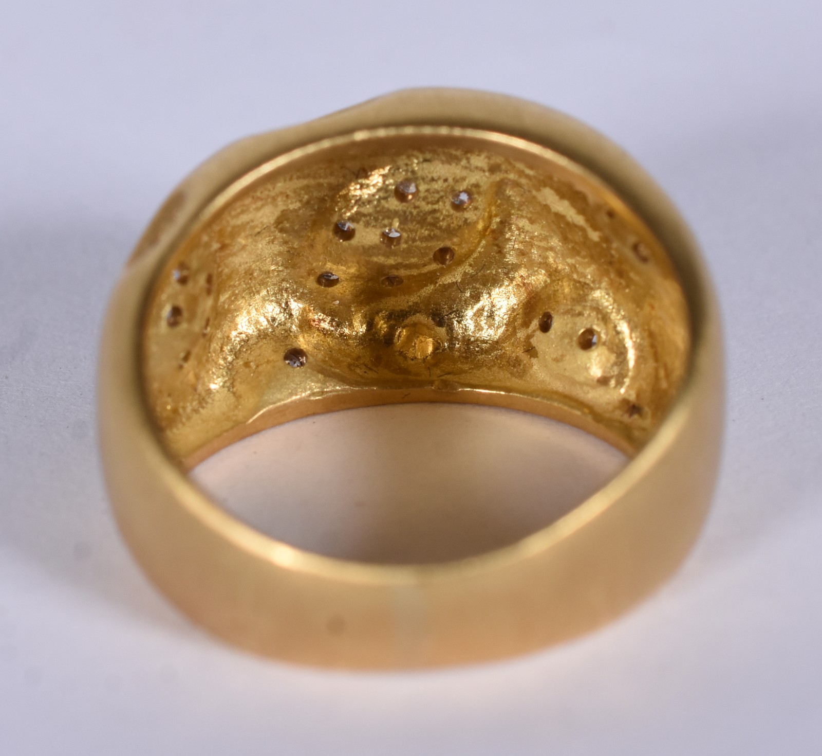 Anel de ouro 18 k com pequenos brilhantes, aro 17 (Por motivos de... - foto 5 de 5