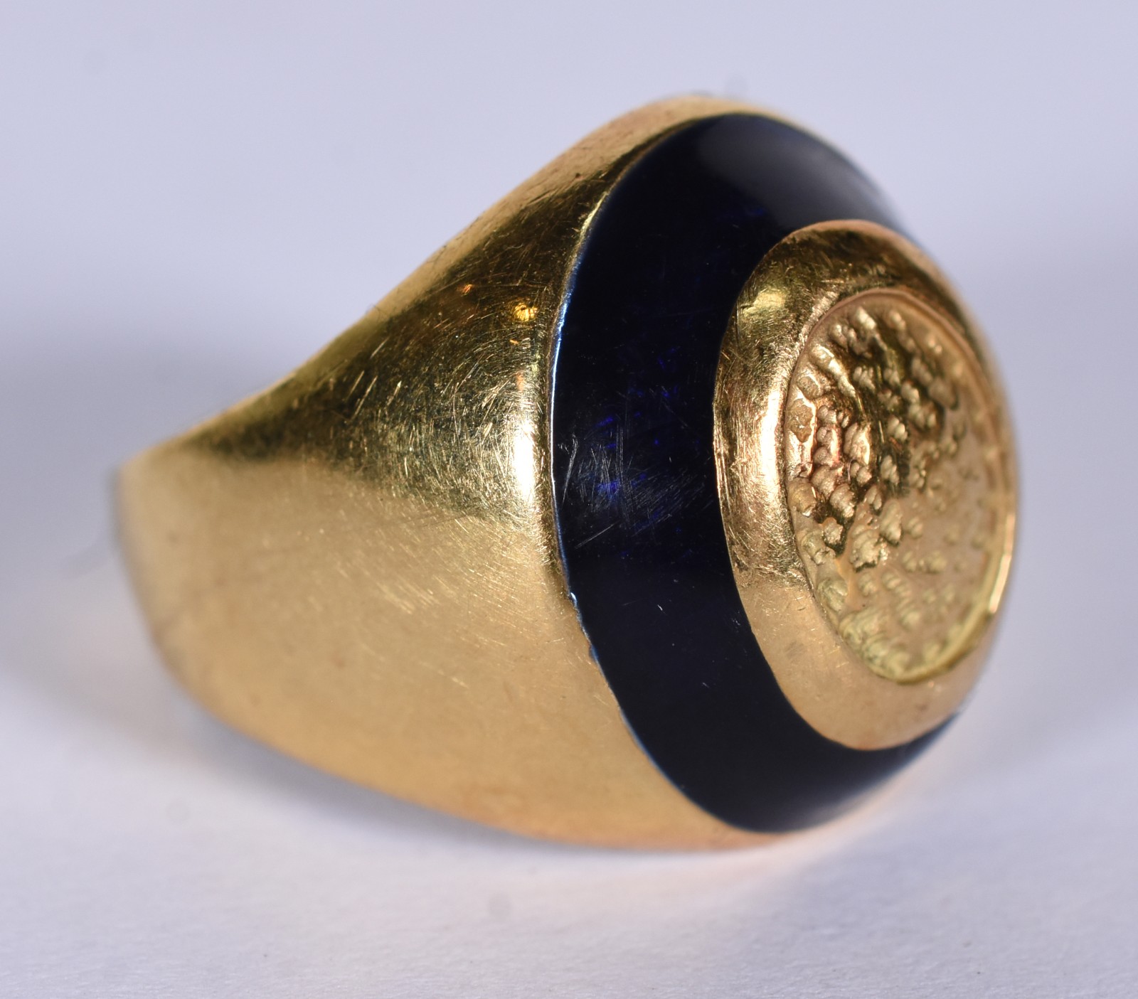 Anel de ouro 18 k com detalhe em preto, aro 16 (Por motivos de... - foto 2 de 7