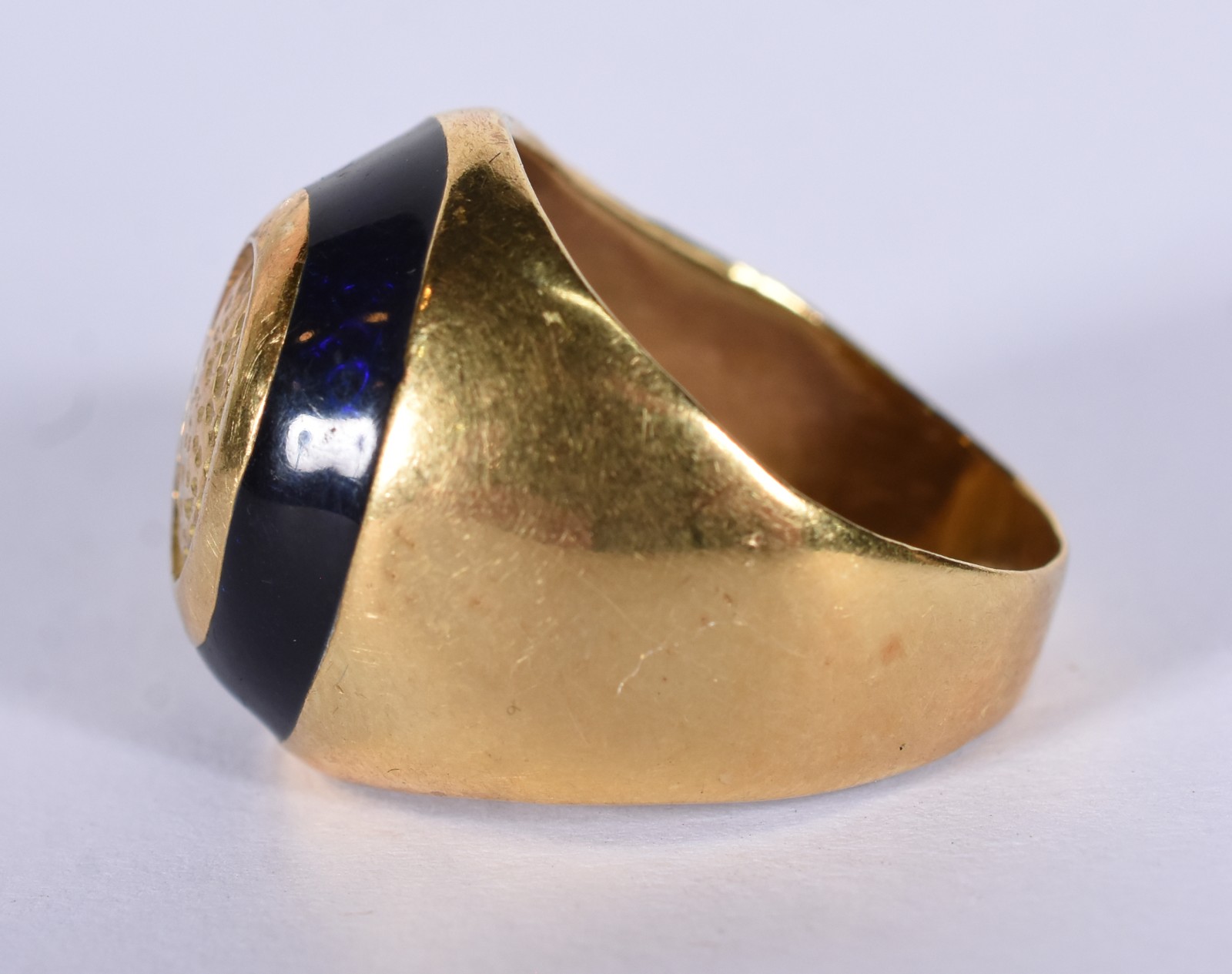 Anel de ouro 18 k com detalhe em preto, aro 16 (Por motivos de... - foto 5 de 7