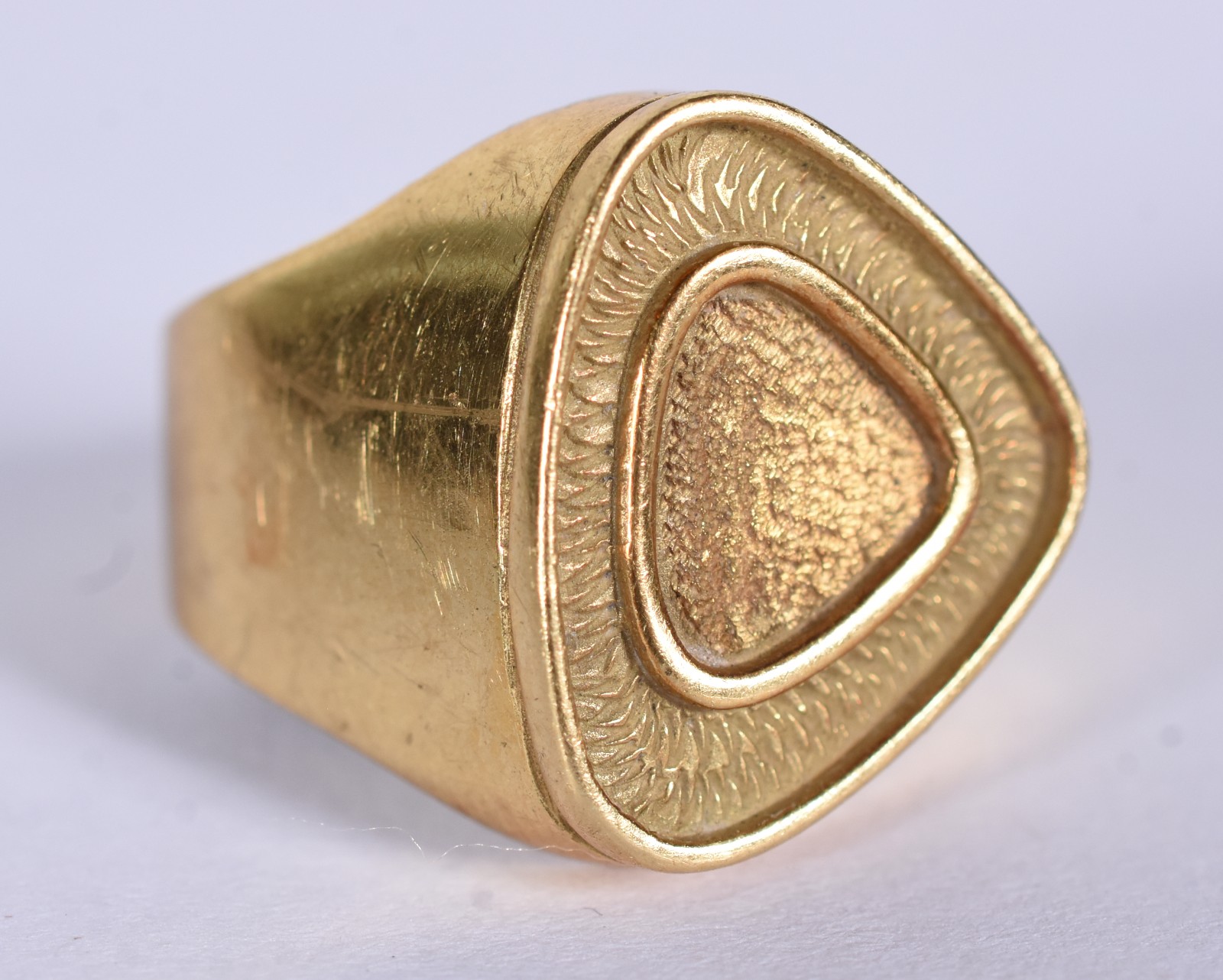 Anel de ouro 18 k, aro 12 (Por motivos de segurança a peça não se... - foto 2 de 5
