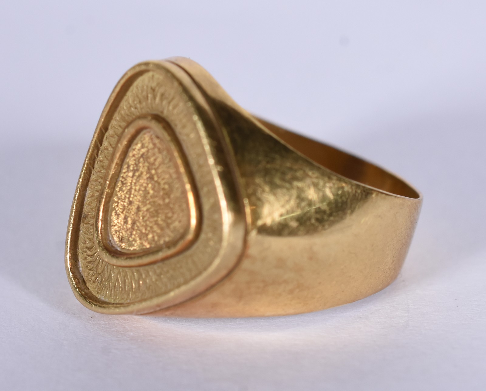 Anel de ouro 18 k, aro 12 (Por motivos de segurança a peça não se... - foto 3 de 5