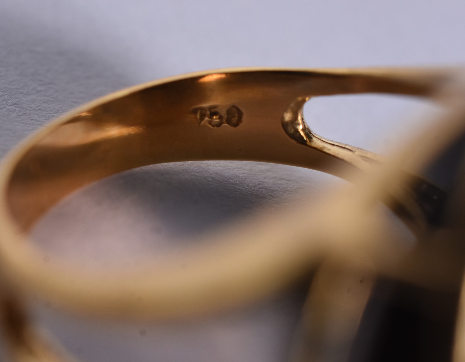 Anel de ouro 18k com pedra âmbar, aro 14 (Por motivos de segurança a... - foto 6 de 6
