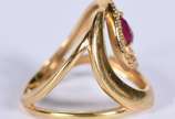 Anel de ouro 18 k com pedra rubilita e pequeno ... - Anel de ouro 18 k com pedra rubilita e pequeno brilhante, aro 17 (Por motivos de segurança a peça não se encontra na loja)