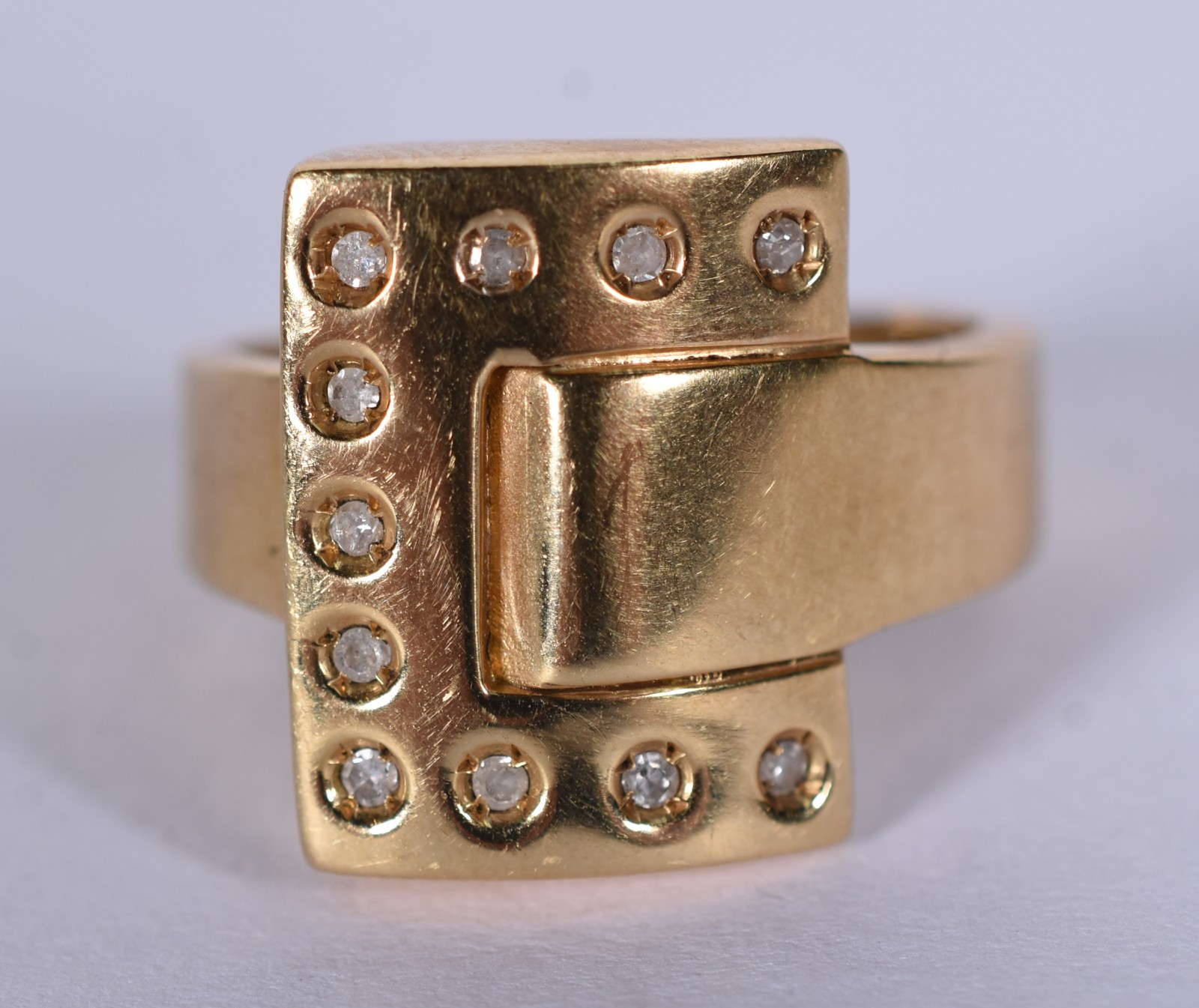 Anel de ouro 18 k com pequenos brilhantes, aro 17 (Por motivos de... - foto 1 de 7