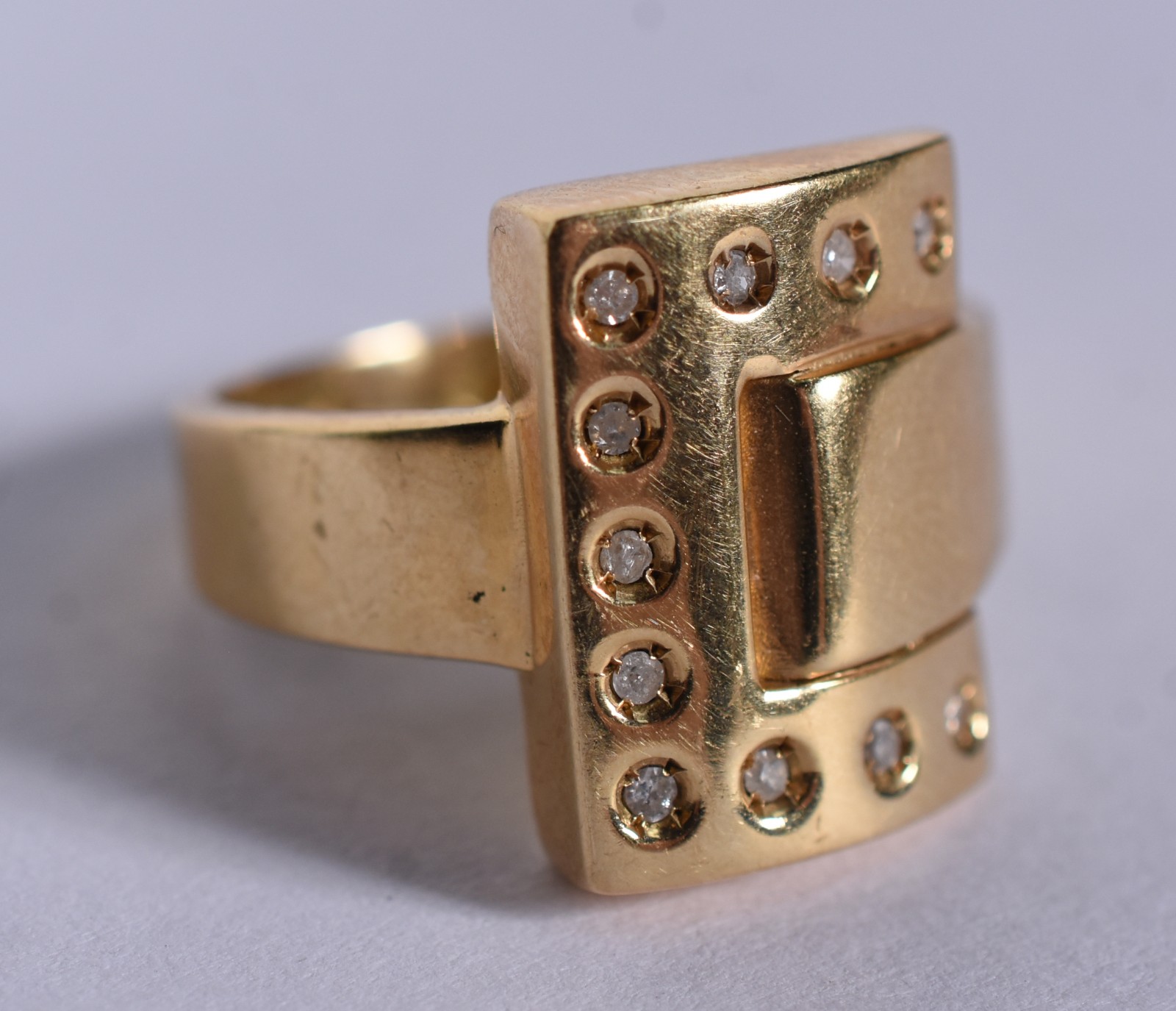 Anel de ouro 18 k com pequenos brilhantes, aro 17 (Por motivos de... - foto 2 de 7