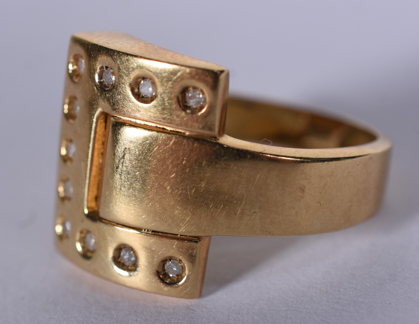 Anel de ouro 18 k com pequenos brilhantes, aro 17 (Por motivos de... - foto 3 de 7