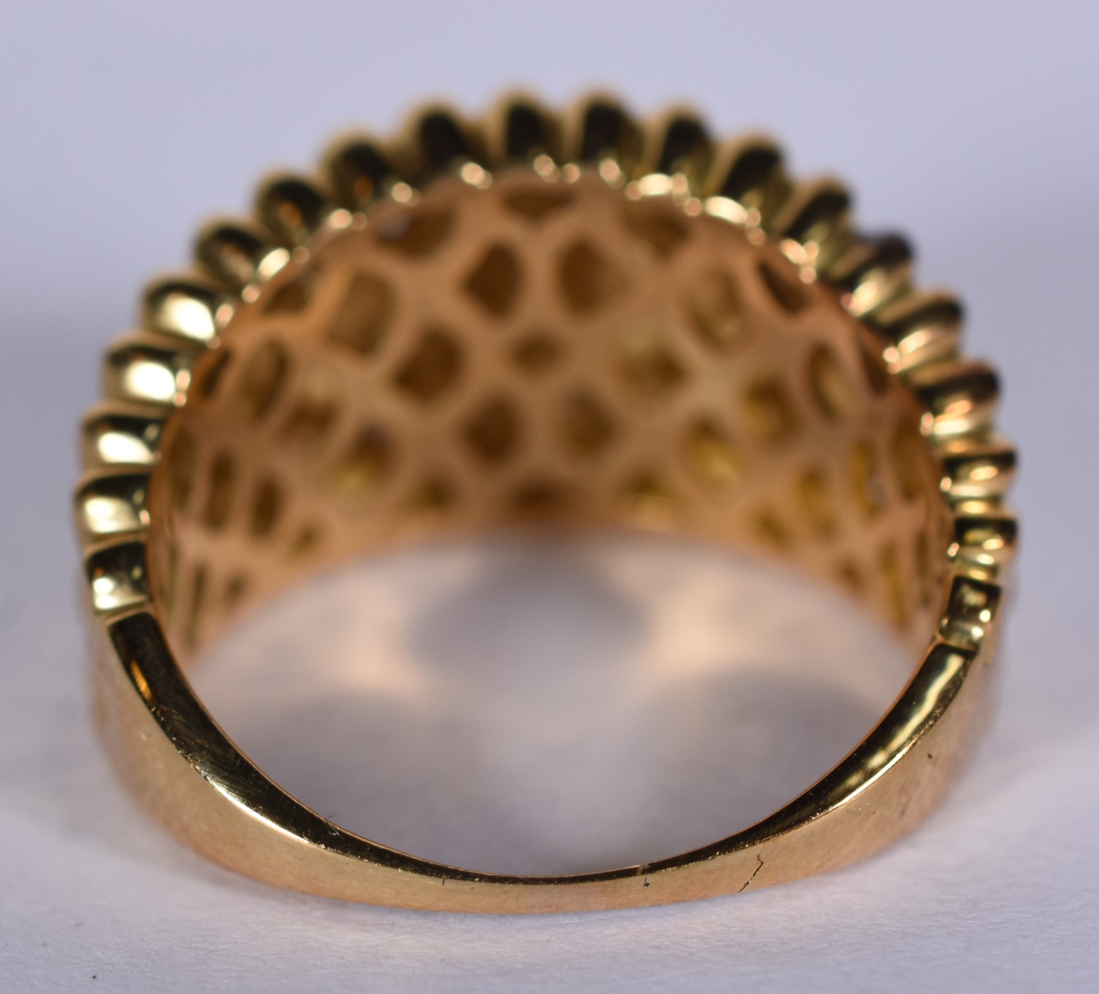 Anel de ouro 18k com 20 brilhantes, aro 17 (Por motivos de segurança... - foto 3 de 5