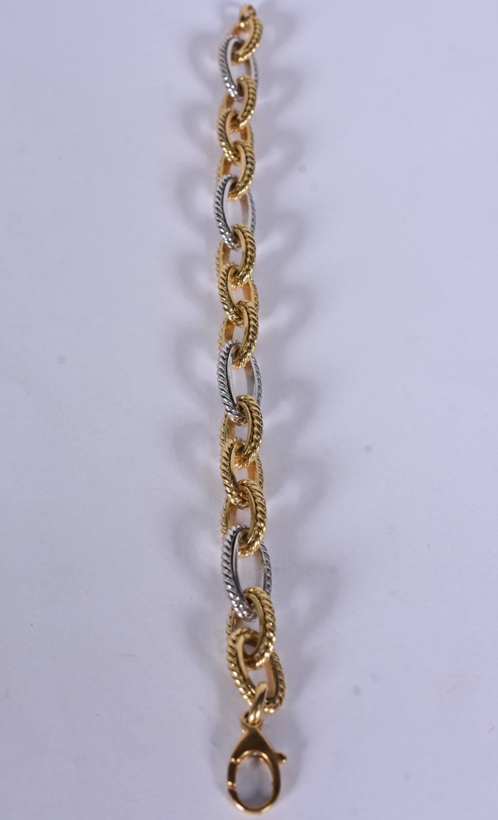 Pulseira de ouro branco e ouro 18 k em elos ovais (Por motivos de... - foto 4 de 6