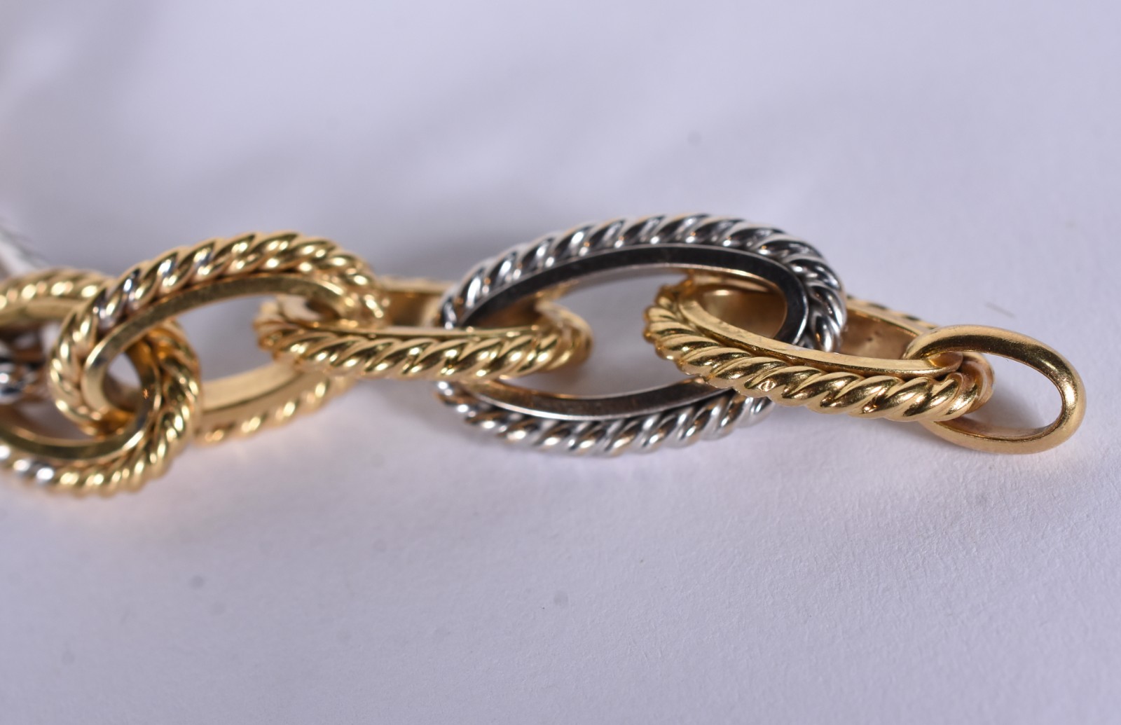 Pulseira de ouro branco e ouro 18 k em elos ovais (Por motivos de... - foto 6 de 6