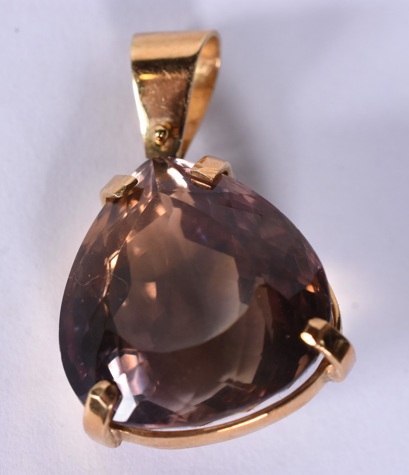 Pendente de ouro 18 k com pedra fumê (Por motivos de segurança a peça... - foto 1 de 5