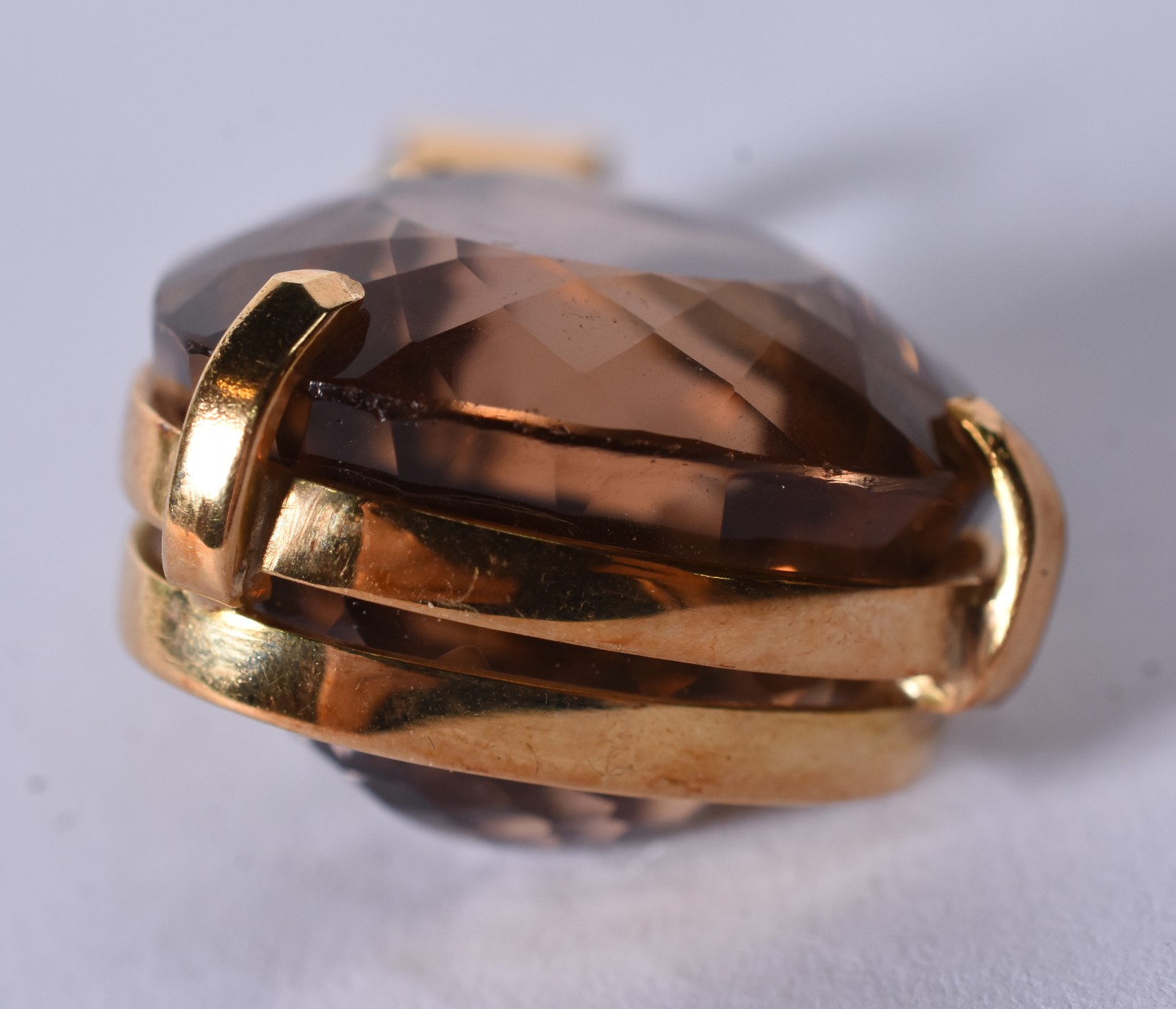 Pendente de ouro 18 k com pedra fumê (Por motivos de segurança a peça... - foto 5 de 5