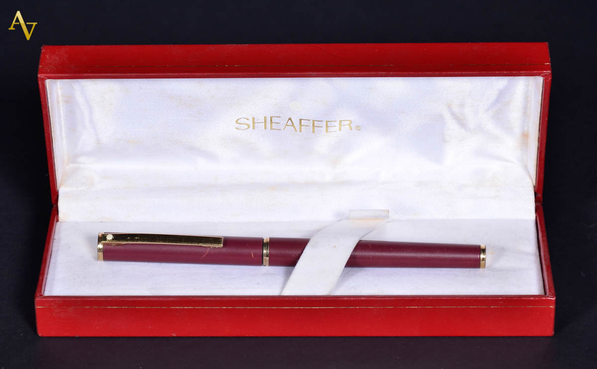 Caneta sheaffer com bico de pena.