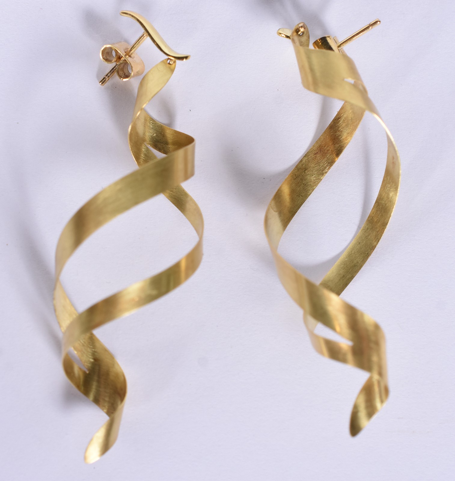 Par de brincos de ouro 18 k na forma de espiral (Por motivos de... - foto 1 de 6