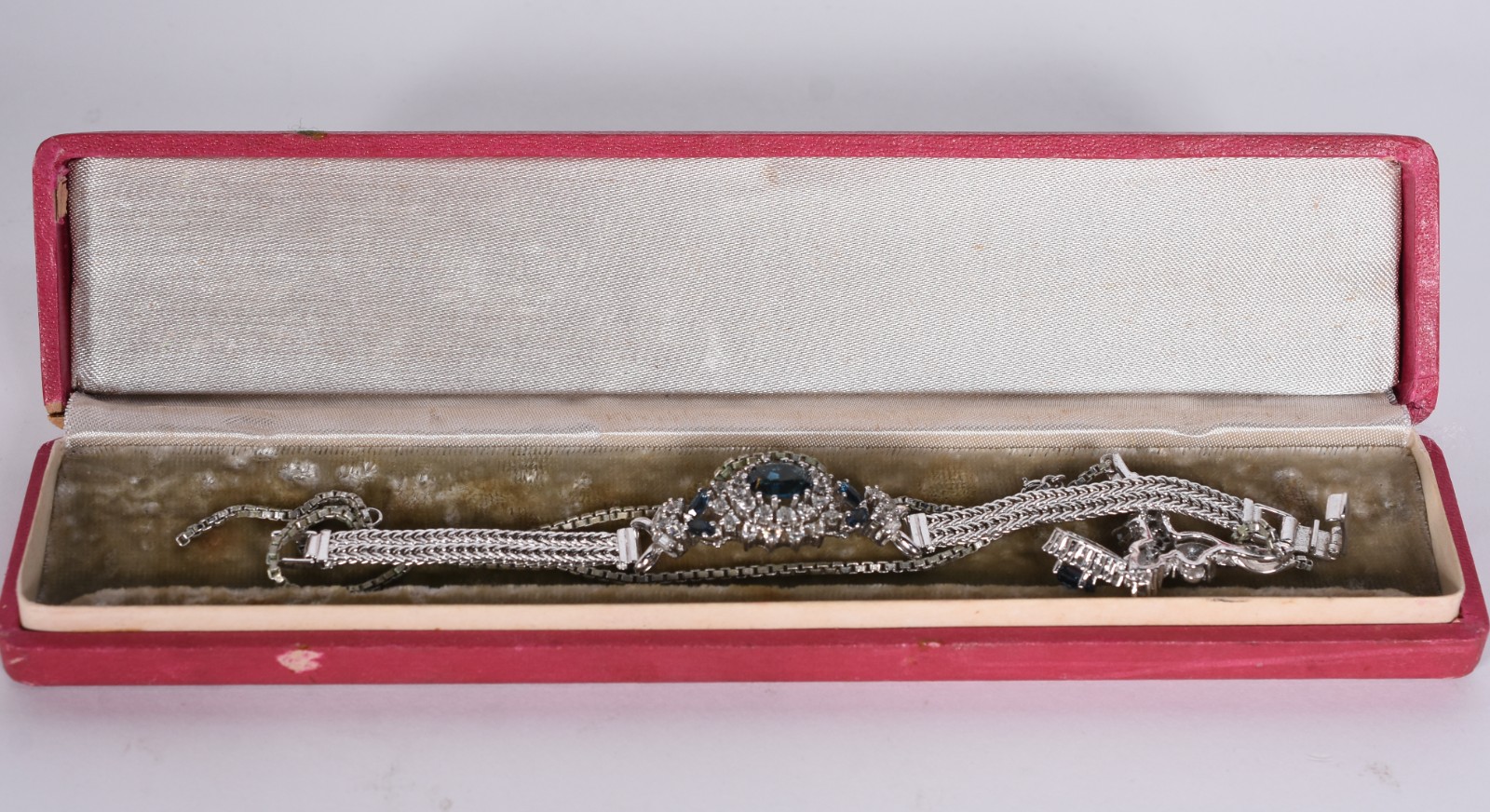 Conjunto de bijou composto de: colar e pulseira pedras azuis. - foto 2 de 9