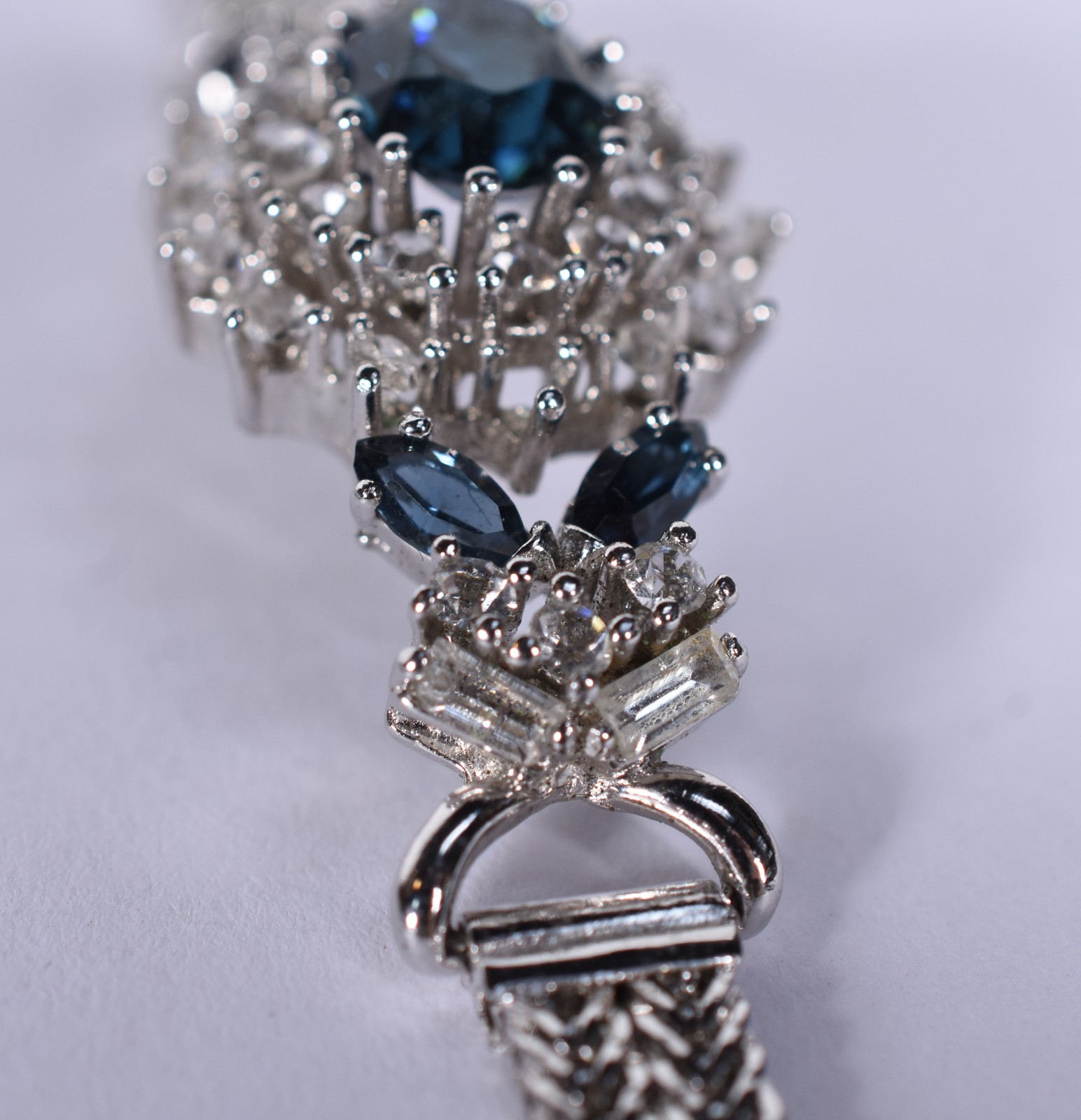 Conjunto de bijou composto de: colar e pulseira pedras azuis. - foto 6 de 9