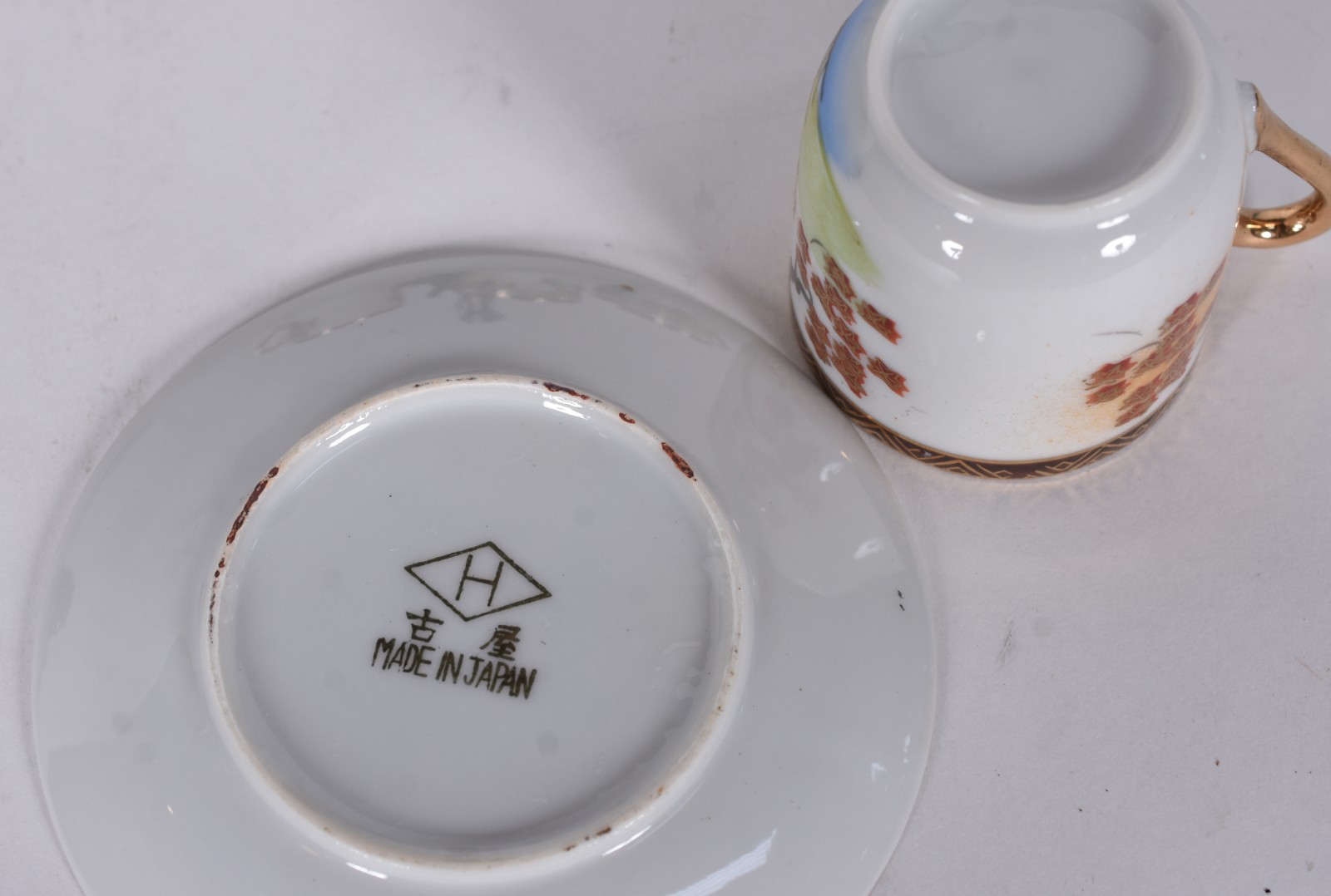 Cinco xícaras para café com pires de porcelana japonesa. No estojo. - foto 7 de 8