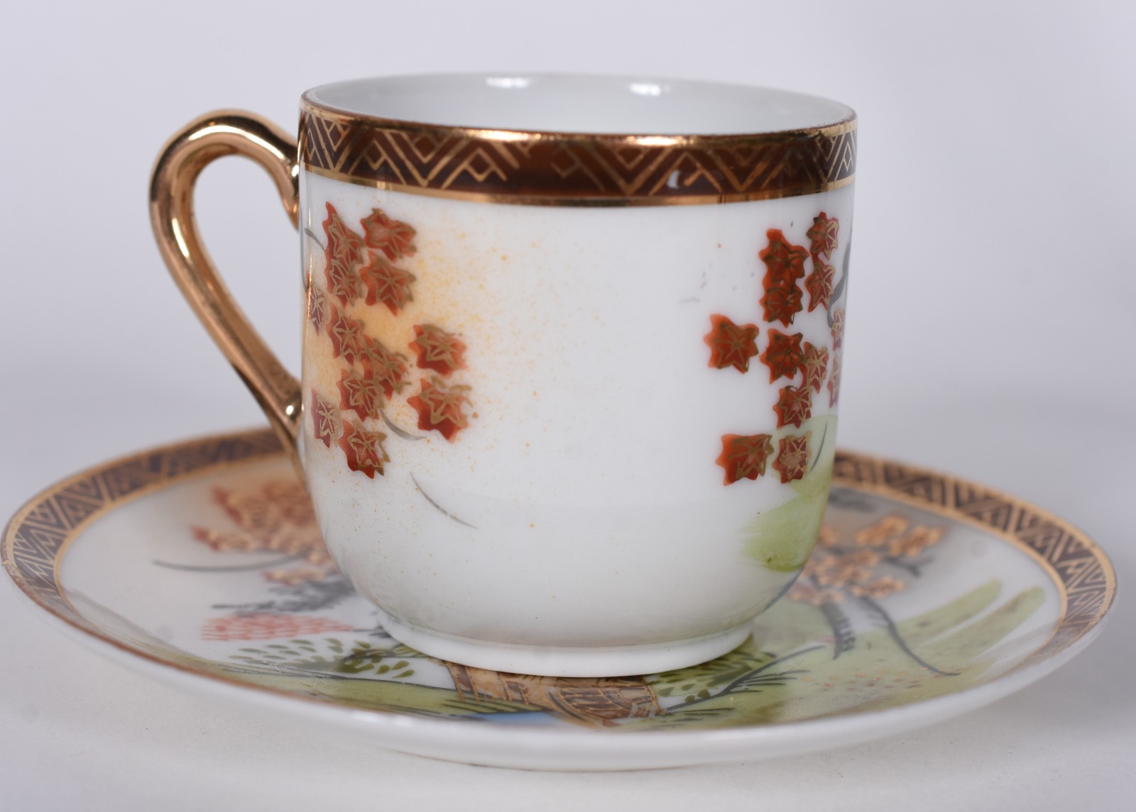 Cinco xícaras para café com pires de porcelana japonesa. No estojo. - foto 8 de 8