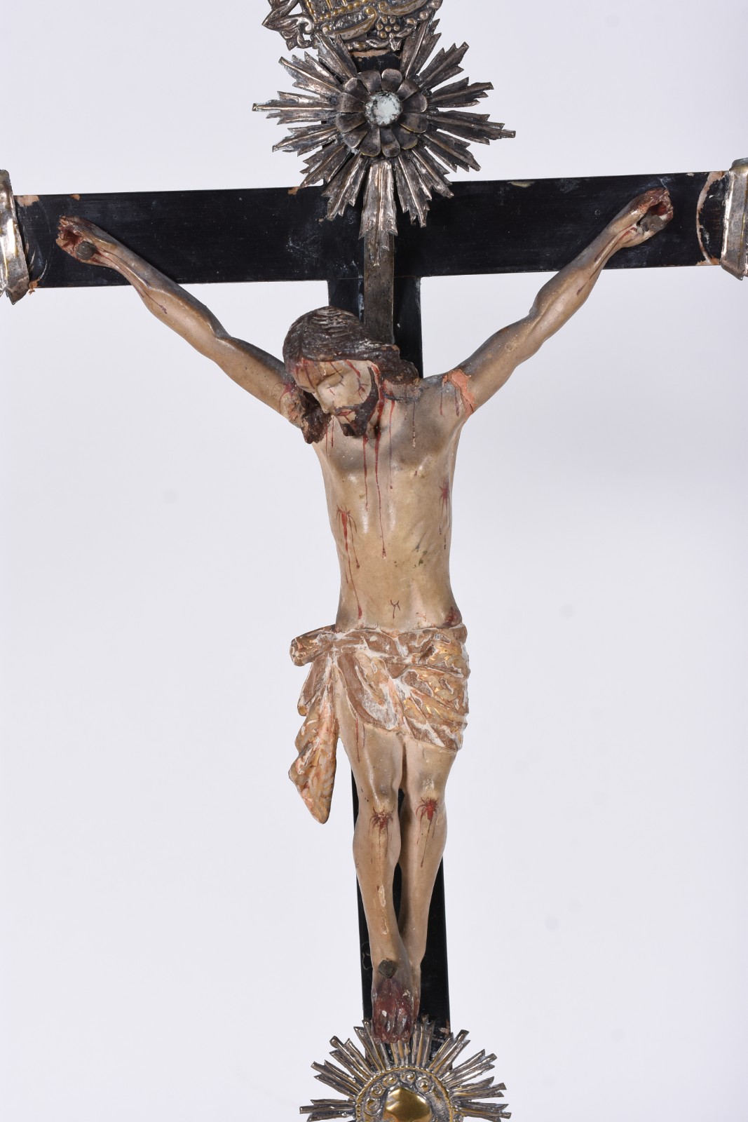 Crucifixo de madeira nobre com figura de Cristo ricamente... - foto 2 de 9