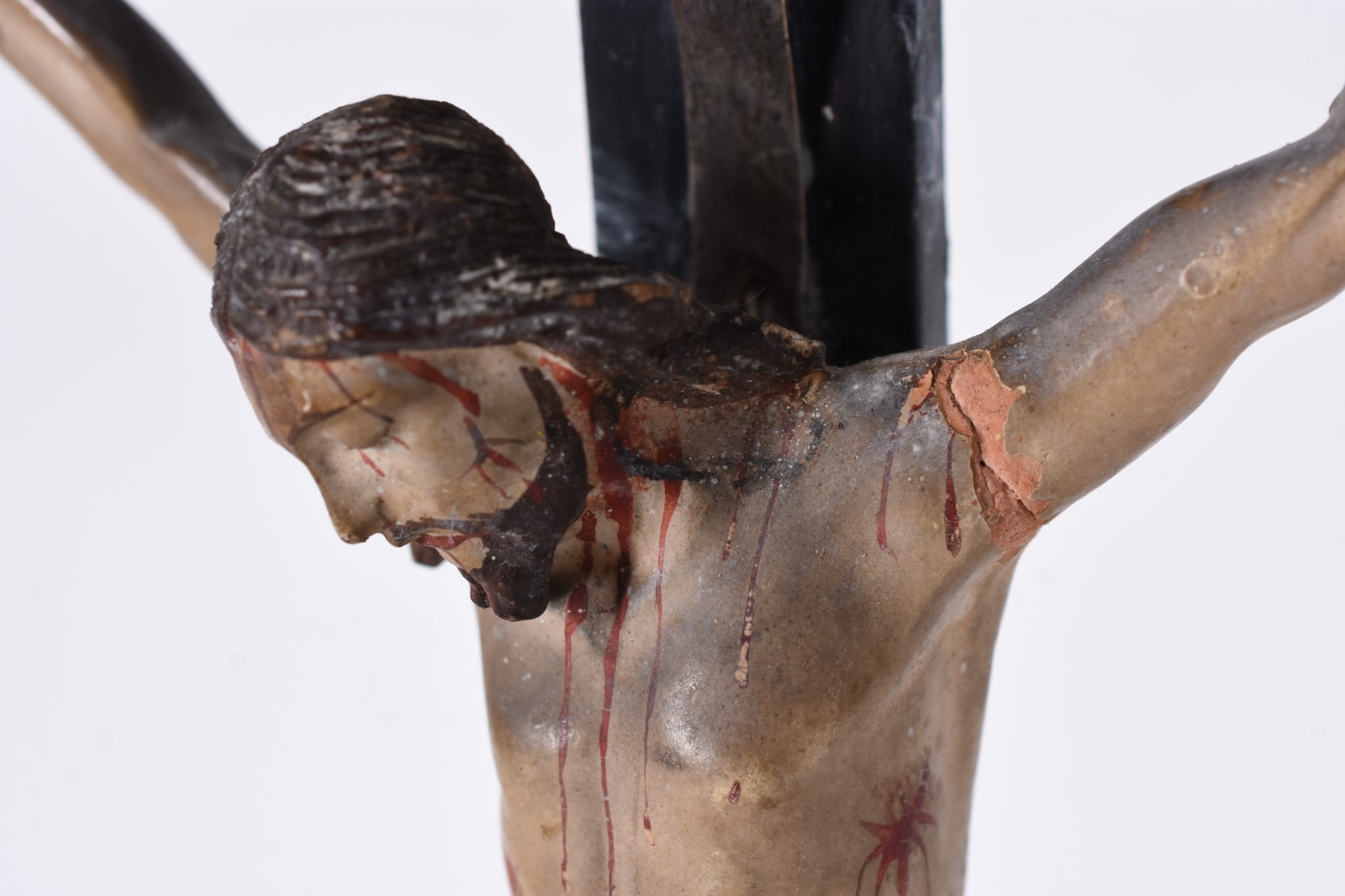 Crucifixo de madeira nobre com figura de Cristo ricamente... - foto 8 de 9