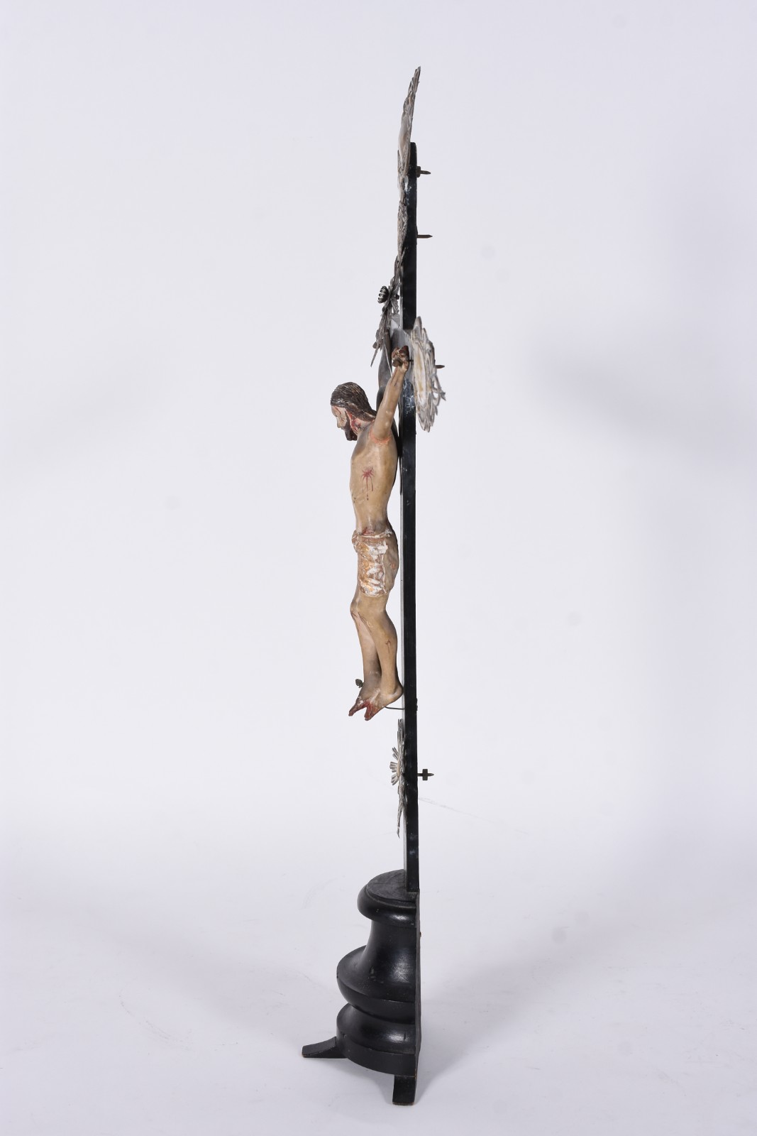 Crucifixo de madeira nobre com figura de Cristo ricamente... - foto 9 de 9