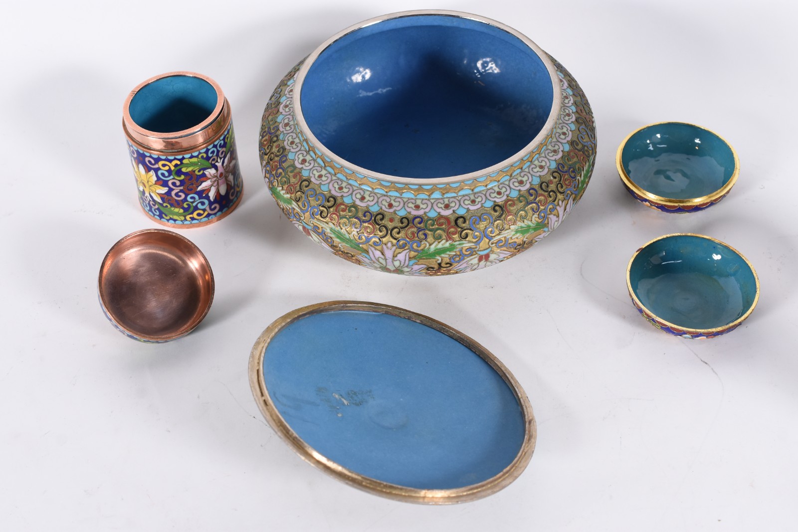 Tres peças de cloisonné oriental. - foto 2 de 5