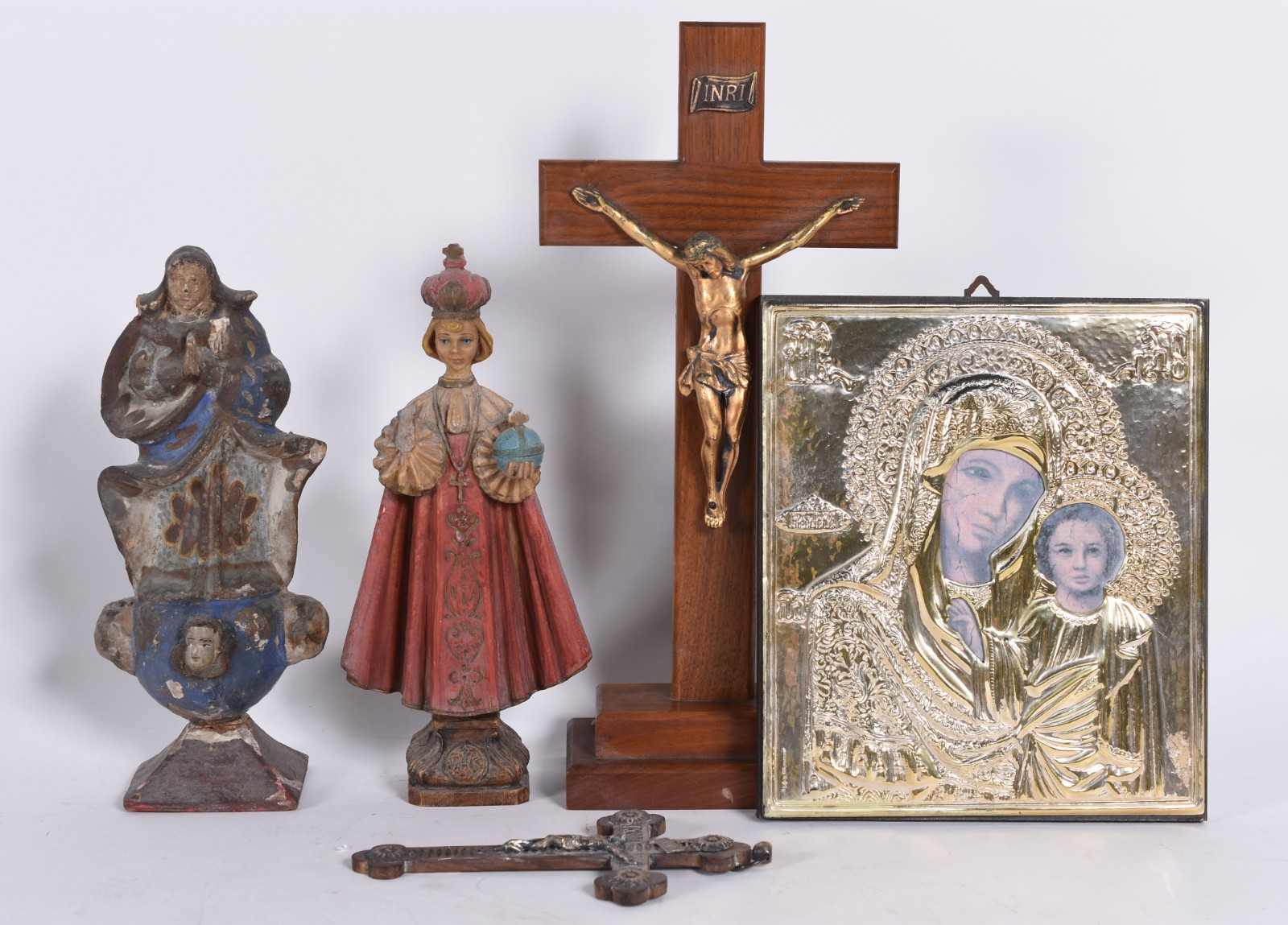 Cinco peças sacras, sendo 2 imagens, crucifixo e ícone. - foto 1 de 11