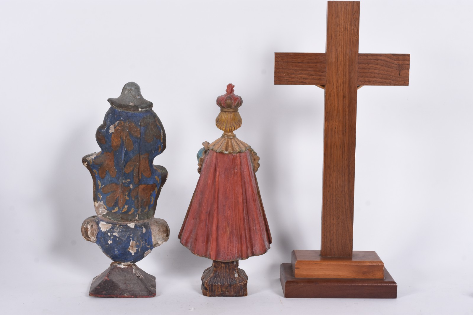 Cinco peças sacras, sendo 2 imagens, crucifixo e ícone. - foto 6 de 11
