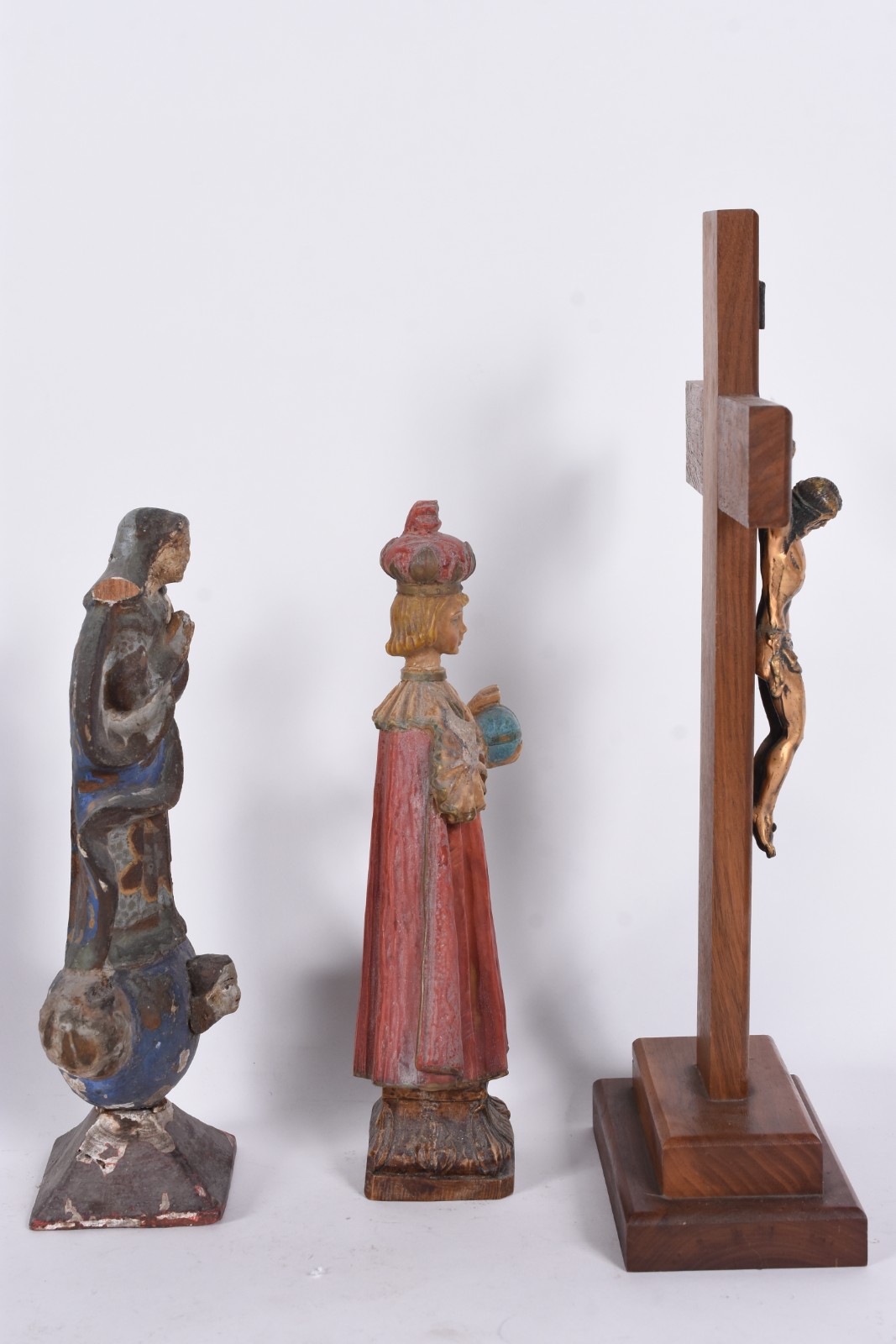 Cinco peças sacras, sendo 2 imagens, crucifixo e ícone. - foto 8 de 11