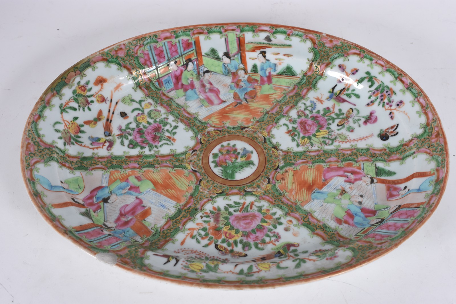 Travessa oval em porcelana chinesa da Companhia das Índias, decorada... - foto 1 de 4
