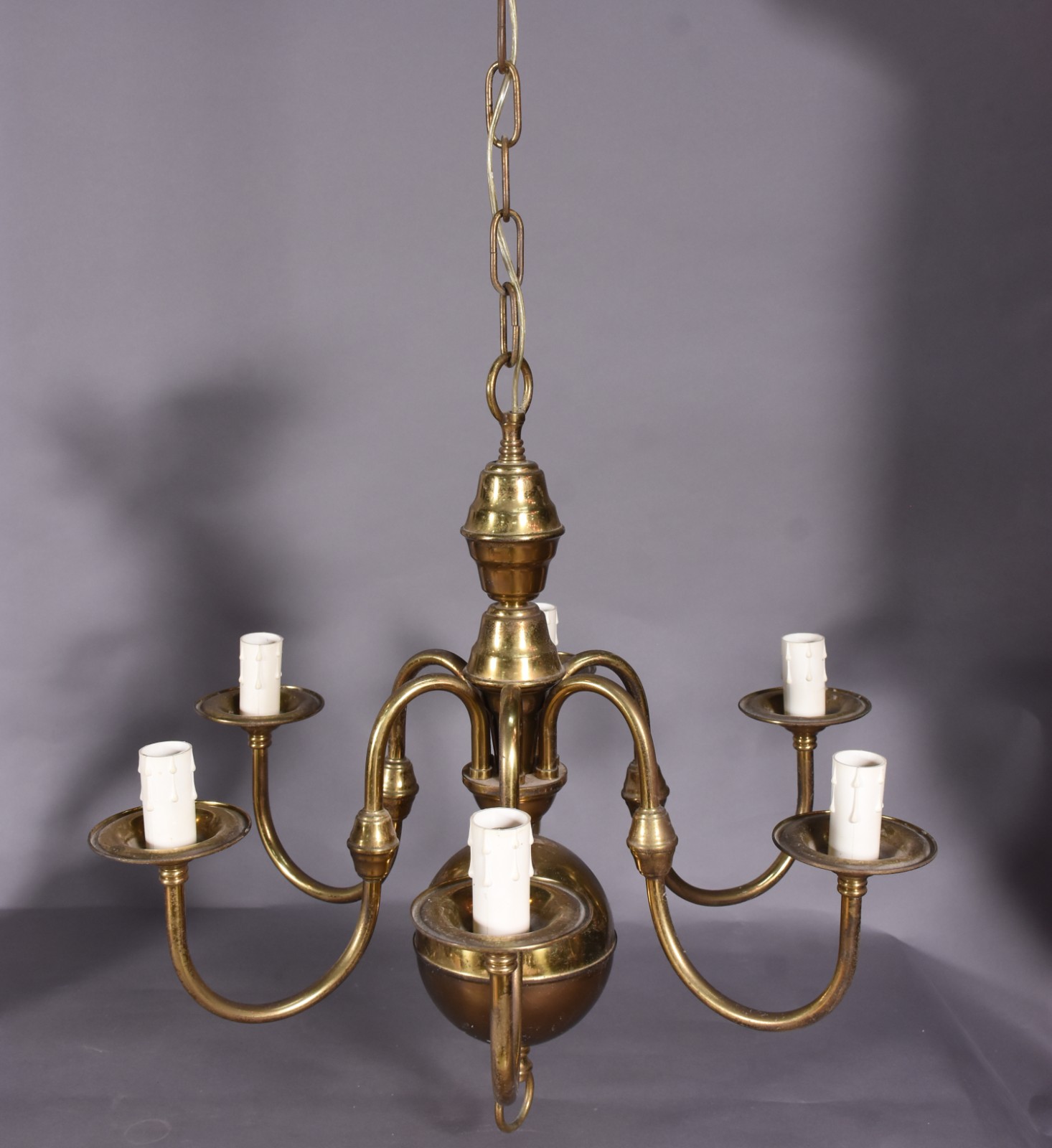 Lustre estilo holandês de metal dourado para 6 luzes. - foto 2 de 5