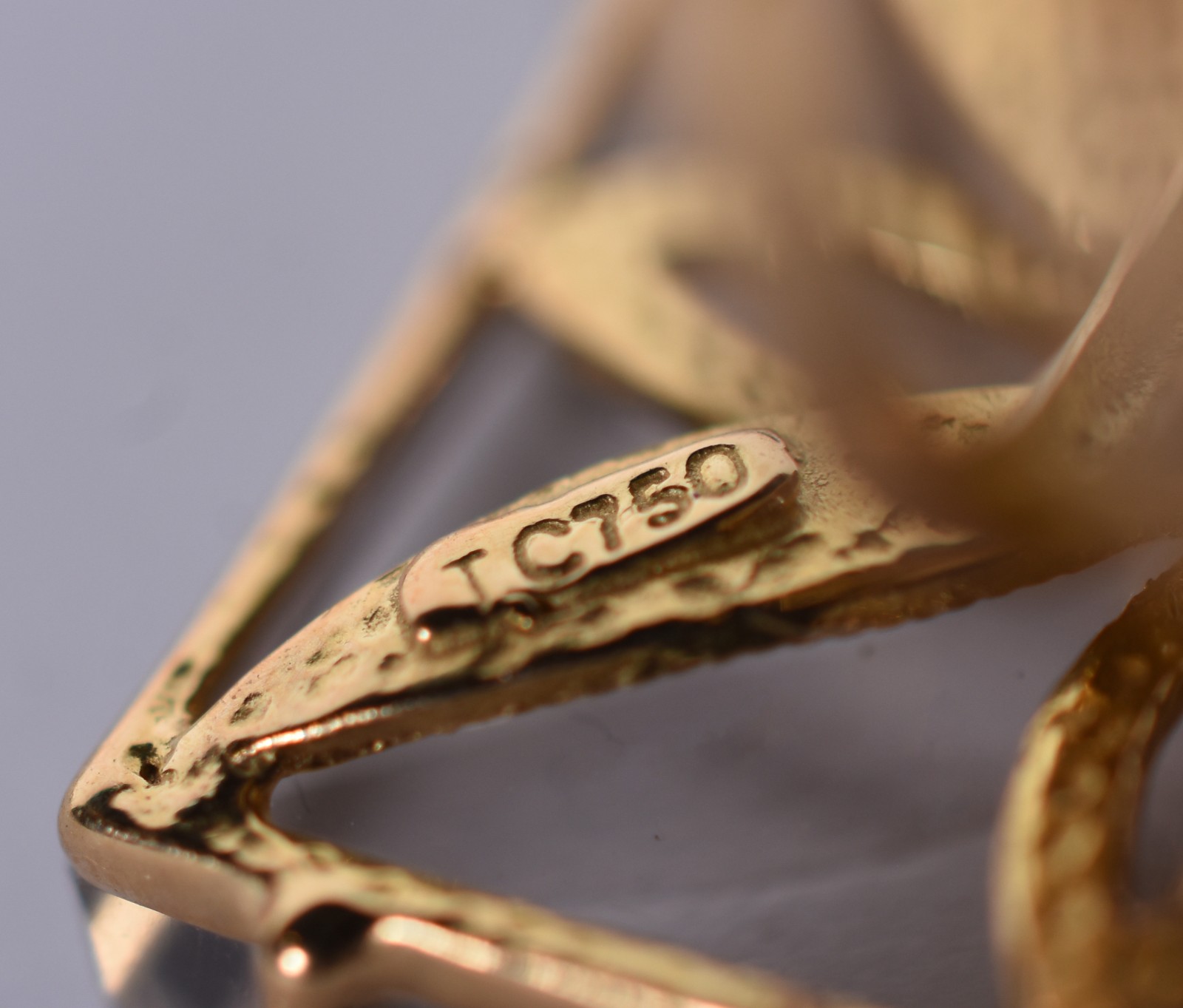 Anel de ouro 18 k com pedra quartzo, aro 17 (Por motivos de segurança... - foto 4 de 7
