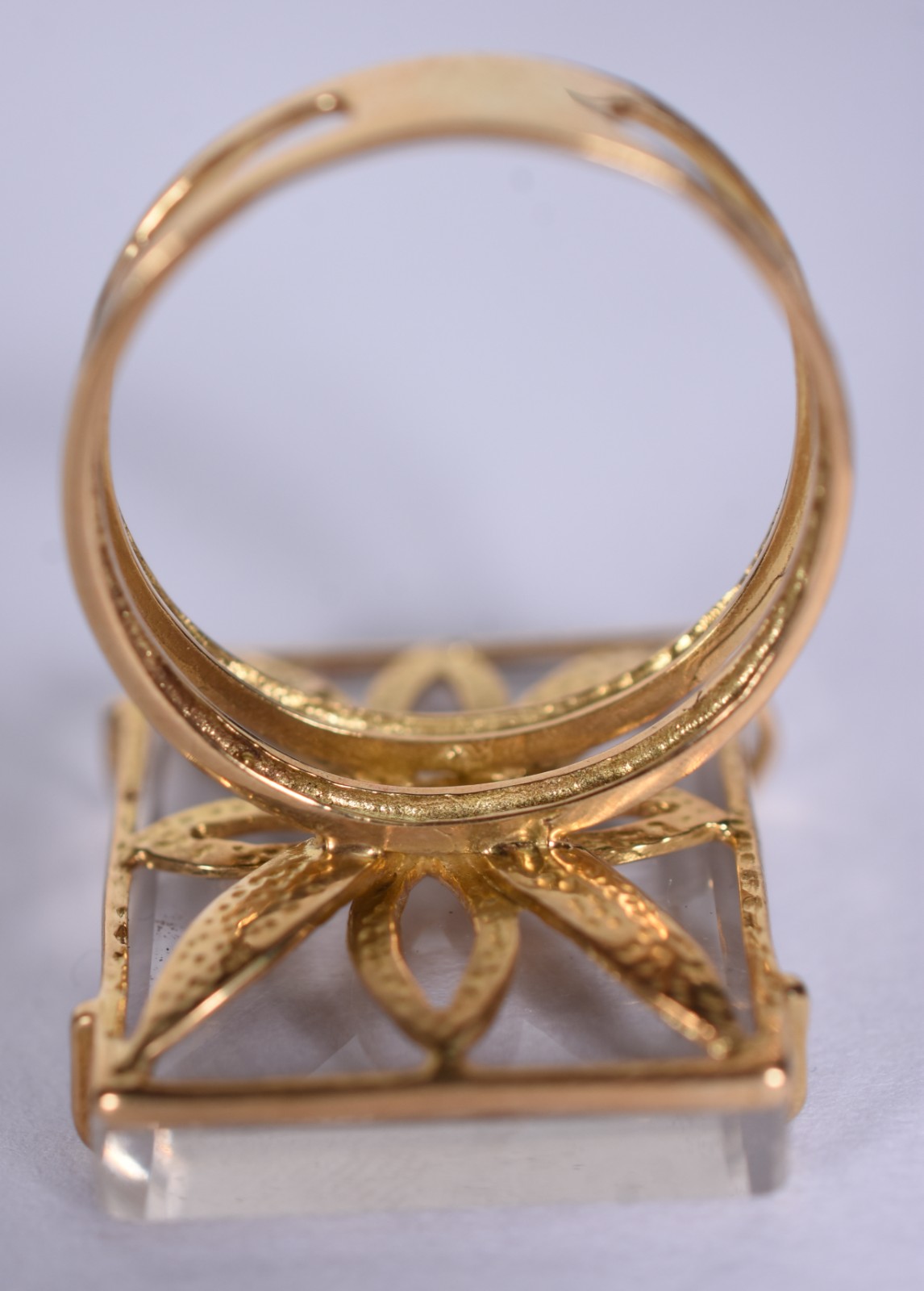 Anel de ouro 18 k com pedra quartzo, aro 17 (Por motivos de segurança... - foto 5 de 7