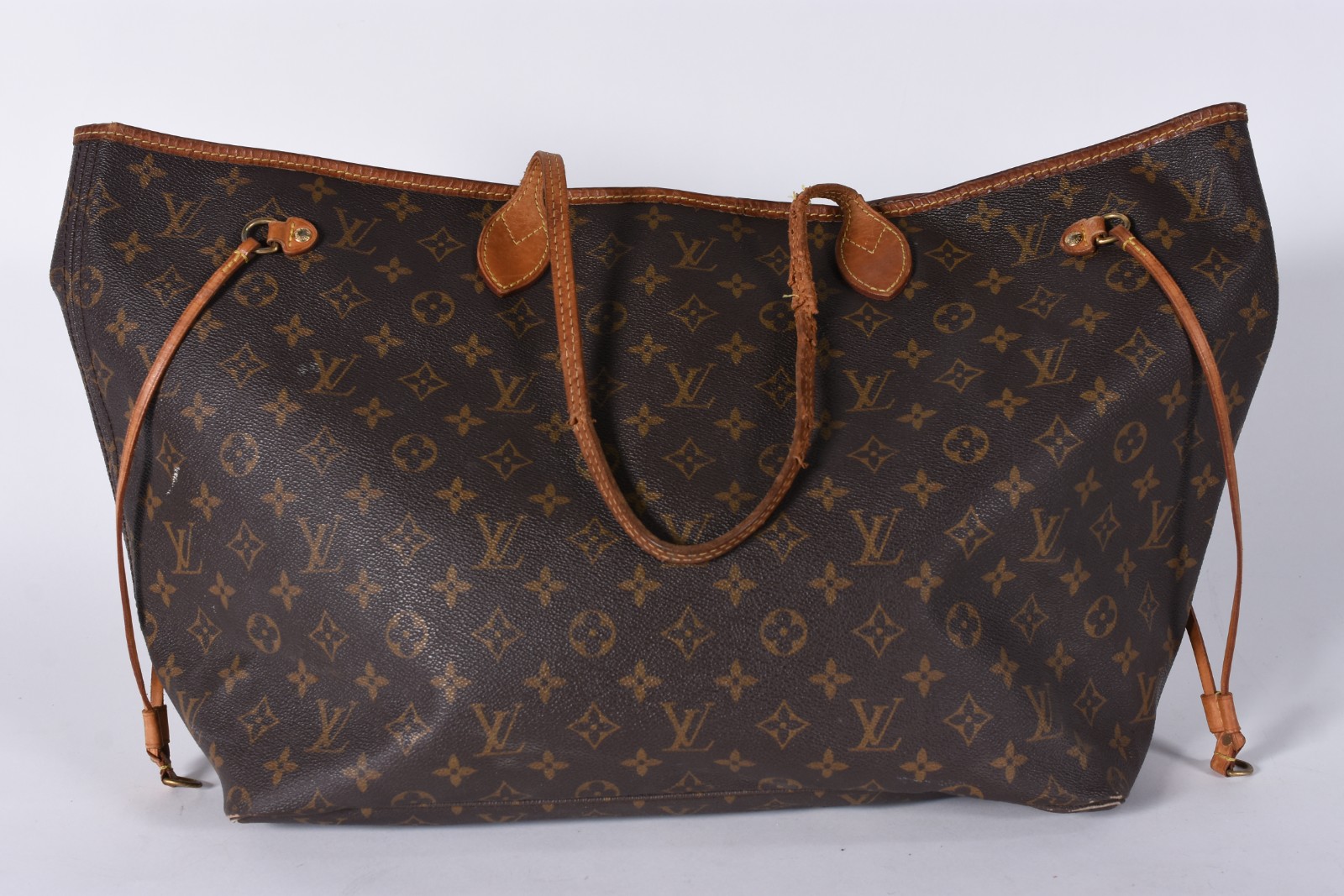 Louis Vuitton (1854) - foto 1 de 7