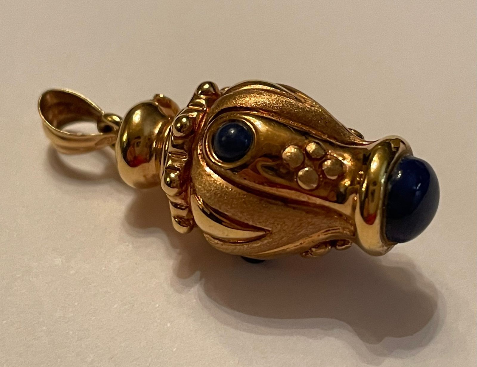 Cordão e pendente de ouro 18 k. (Por motivos de segurança a peça não... - foto 6 de 10