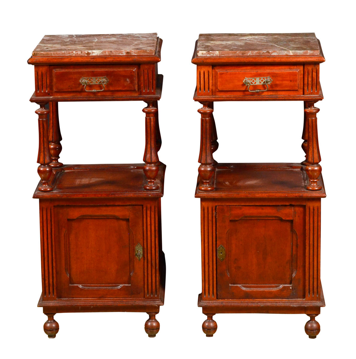Conjunto para quarto com antiga cama de casal de madeira nobre... - foto 2 de 2