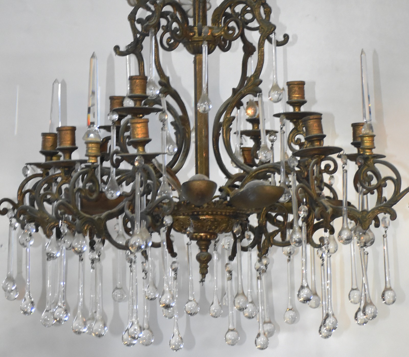Lustre de metal dourado para 12 luzes, pingentes de vidro na forma de... - foto 2 de 4