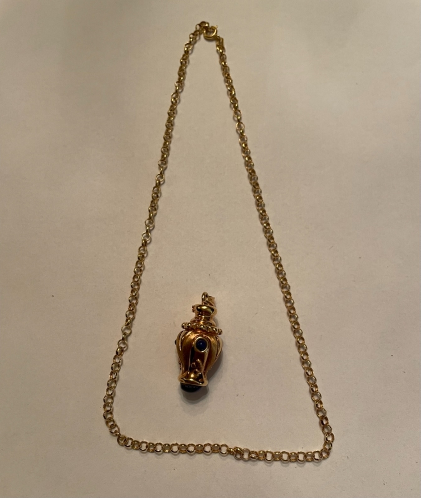 Cordão e pendente de ouro 18 k. (Por motivos de segurança a peça não... - foto 9 de 10