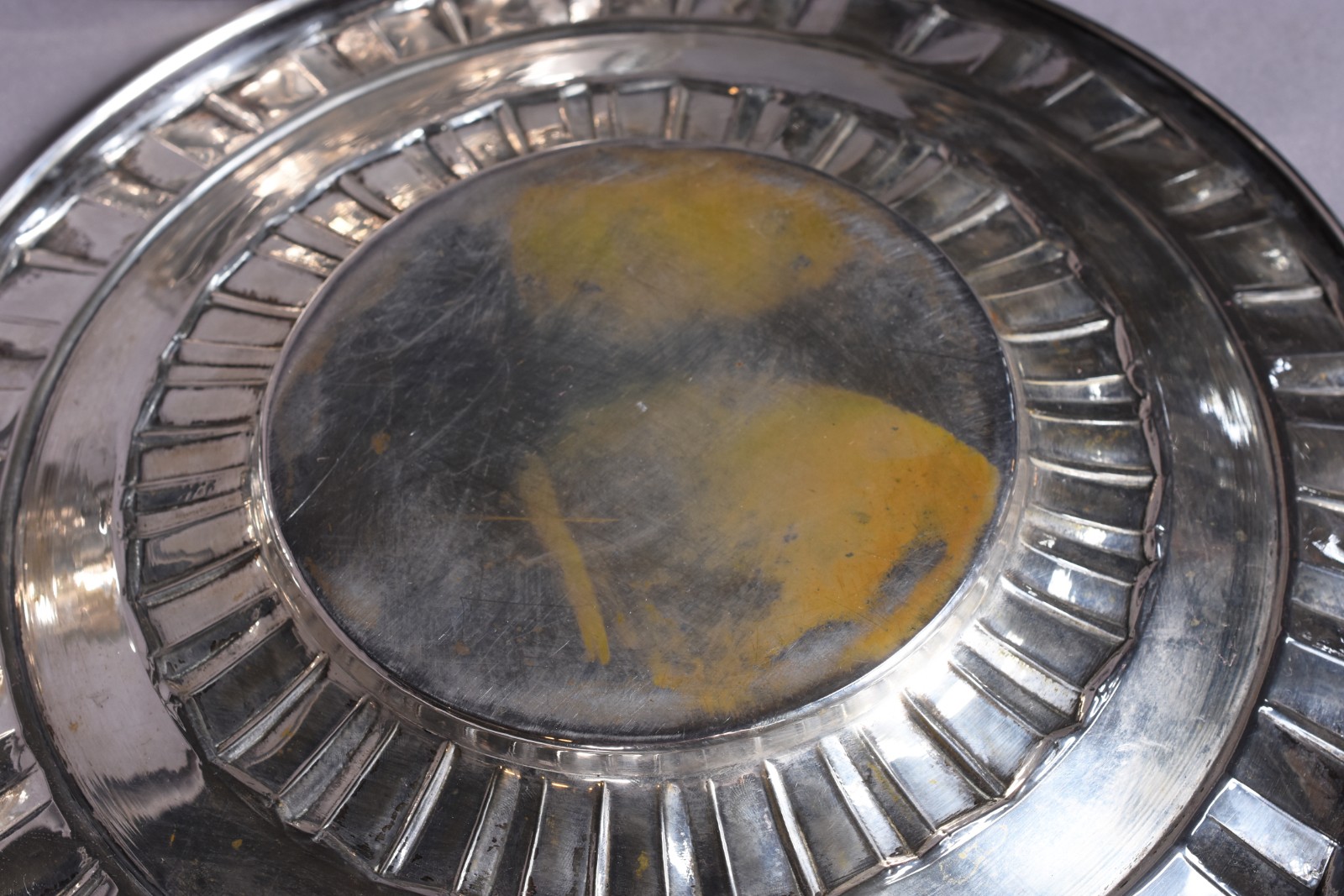 Sopeira com presentoir de prata contrastada 800 mls., trabalhada em... - foto 8 de 10