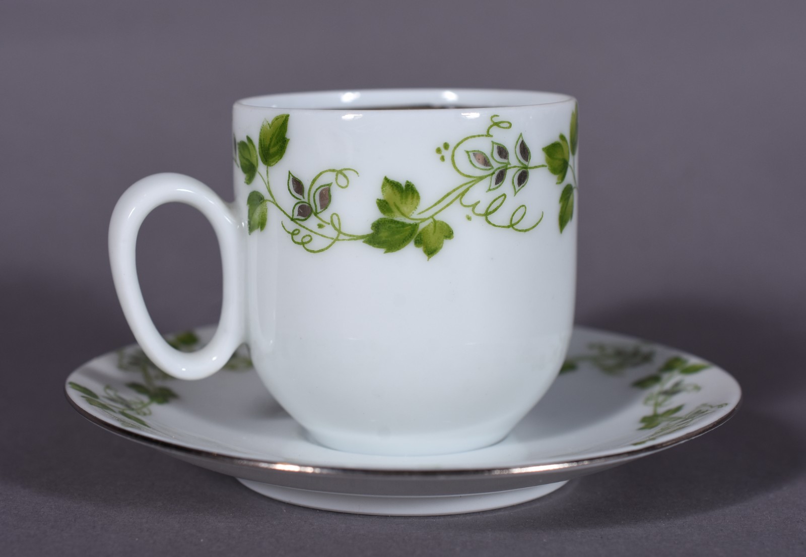 Aparelho de chá e café de porcelana Renner composto: 5 xícaras para... - foto 3 de 10