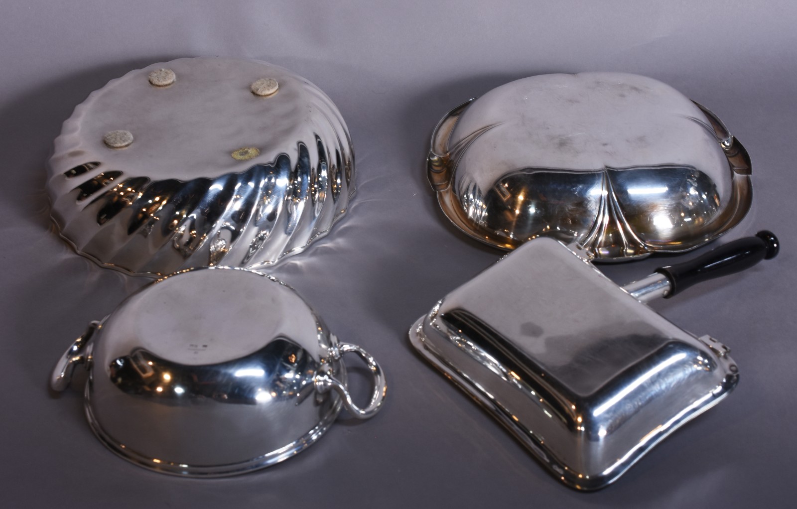 Diversas peças de metal, sendo: cata migalha, bowl, bowl com gomos... - foto 2 de 9