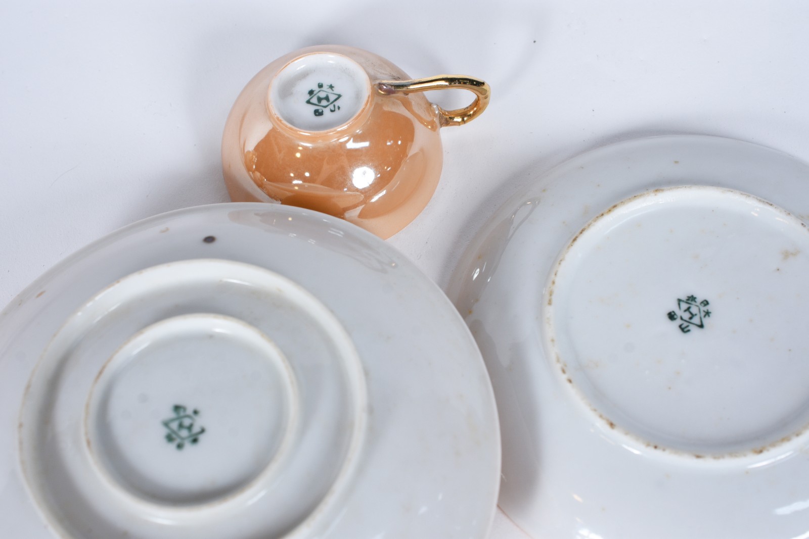 Serviço de chá de porcelana dourada oriental composto de: 6 xícaras... - foto 8 de 10