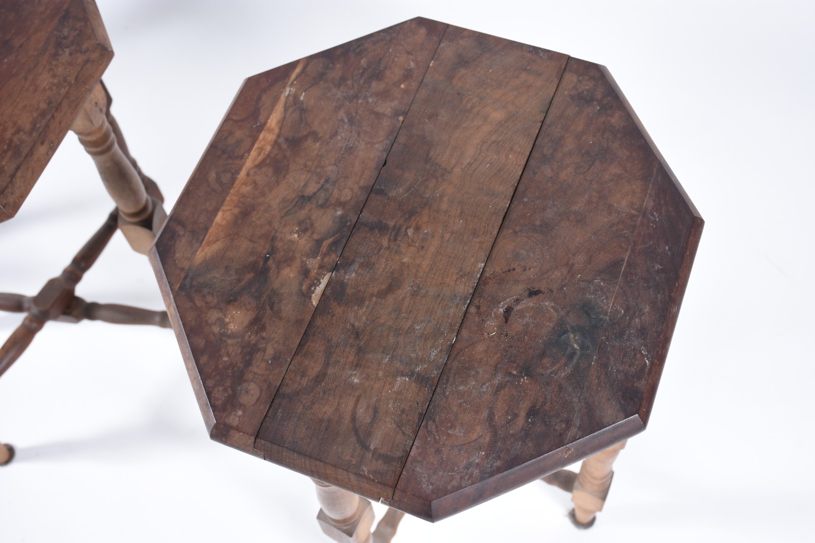 Mesa ninho de madeira nobre, composto de uma retangular com tres... - foto 10 de 10