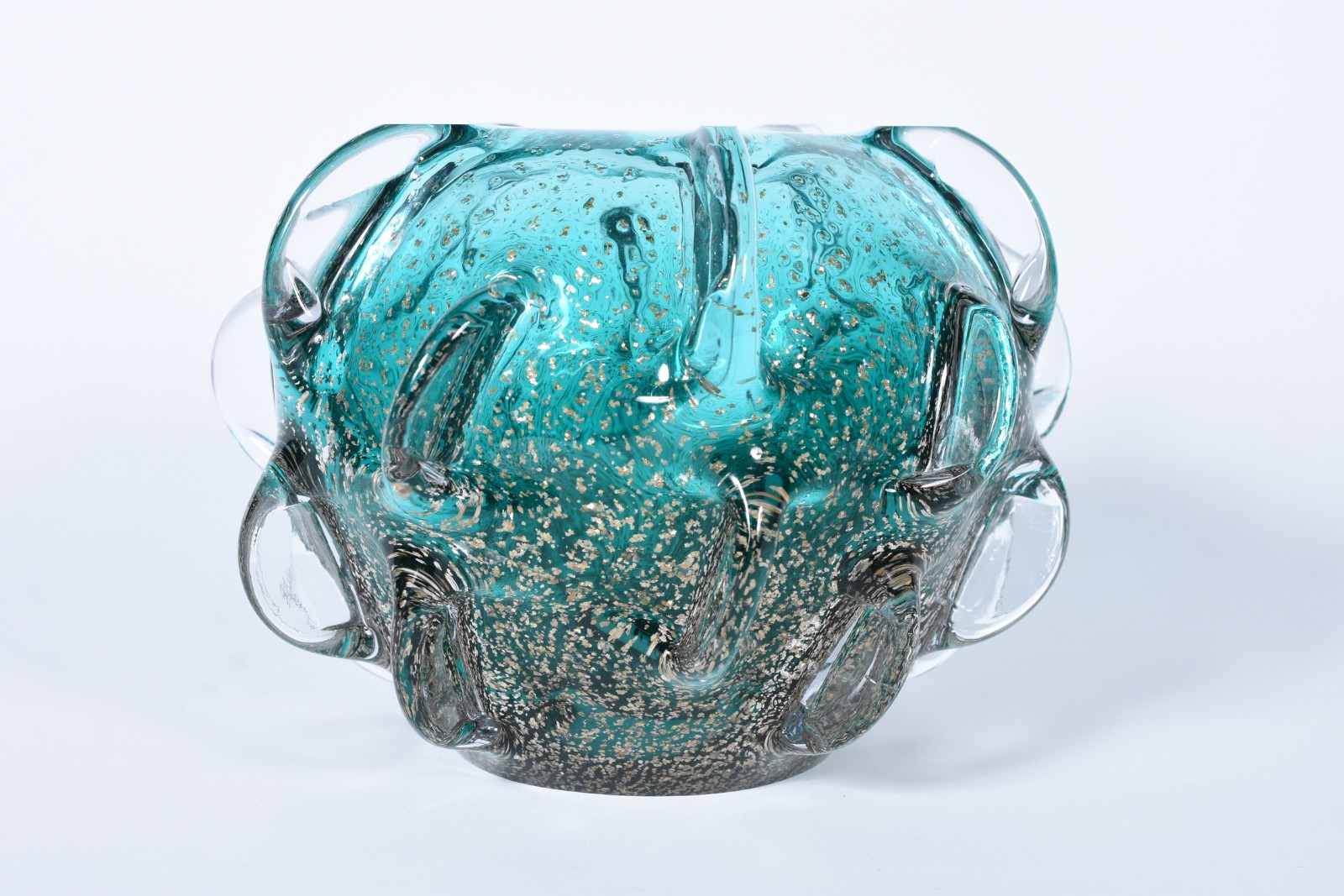 Vaso de vidro decorativo na cor verde com relevo. - foto 5 de 6