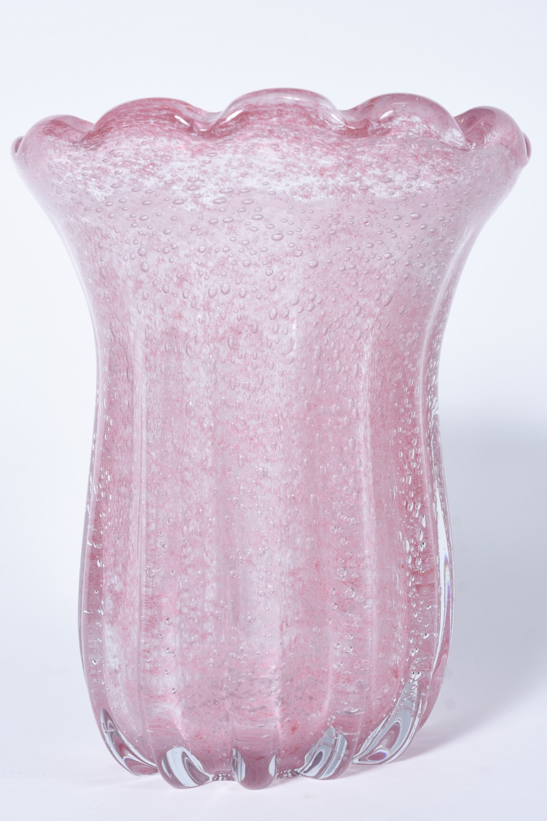 Vaso de vidro decorativo na cor rosa em gomos. - foto 1 de 7