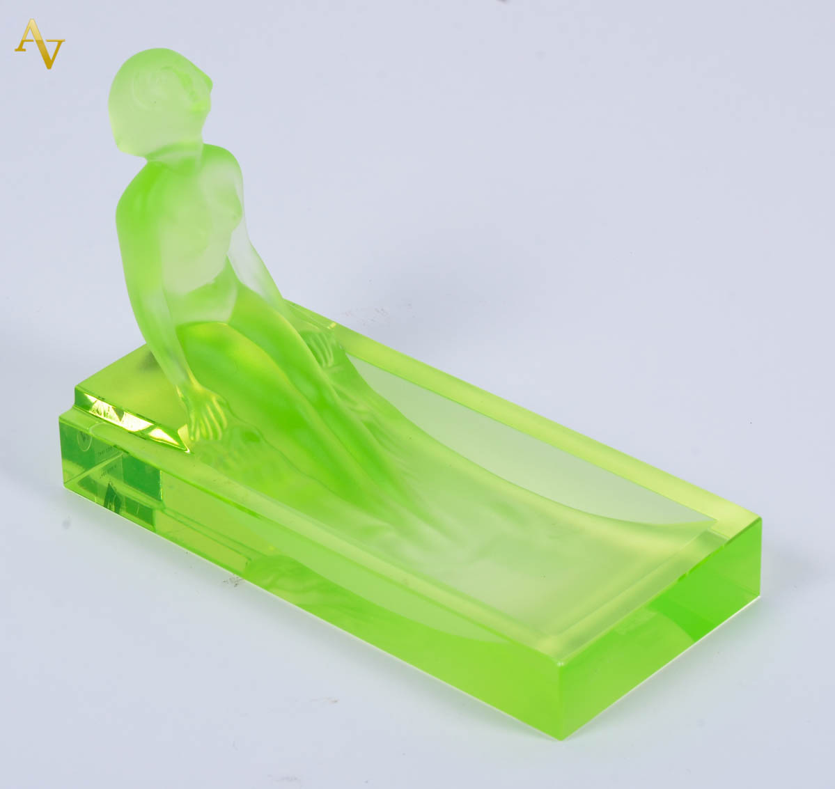 Lady In Pool on Large Bath. Escultura/ Vide-Poches Art Déco de...