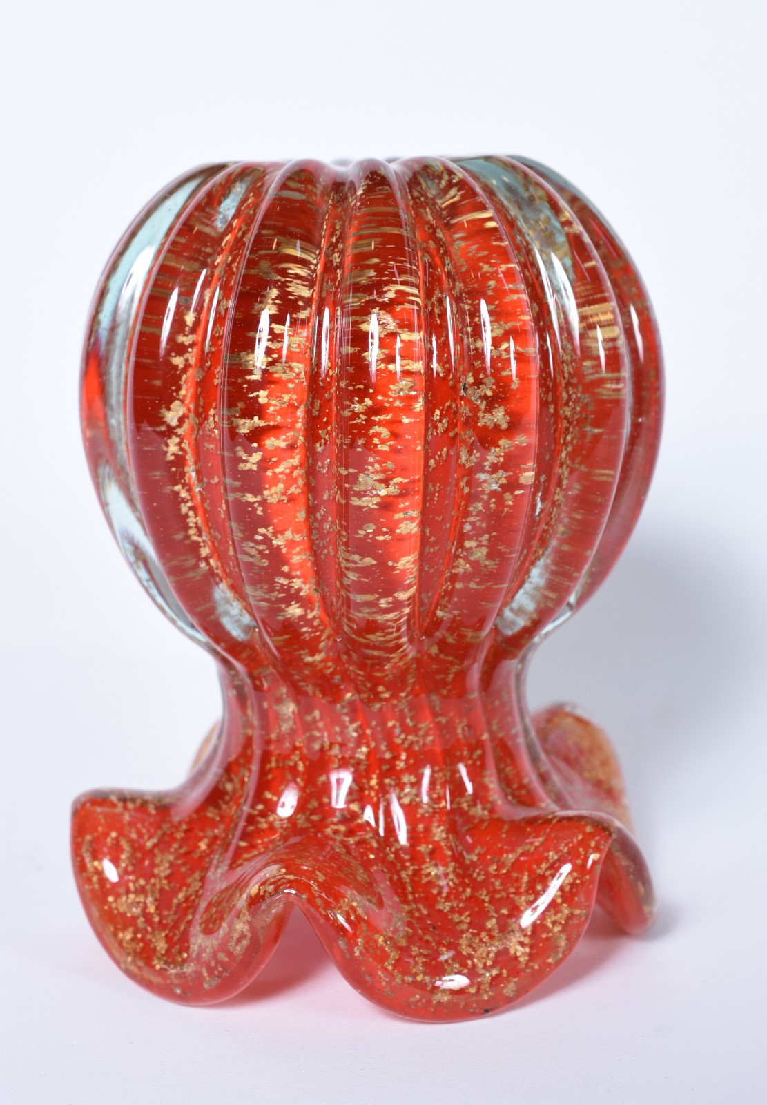 Vaso de vidro em gomos decorativo na cor vermelha, borda feitio... - foto 5 de 6