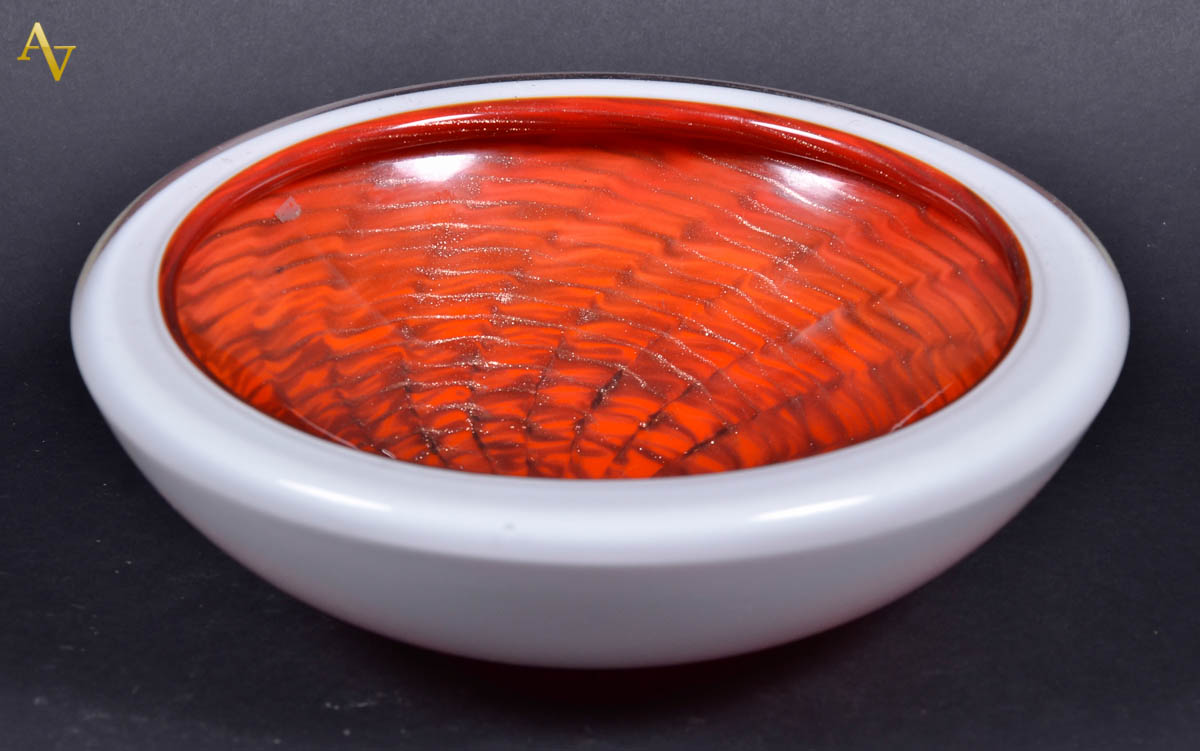 Fratelli Toso. Bowl redondo em vidro de murano. Exterior e borda em...