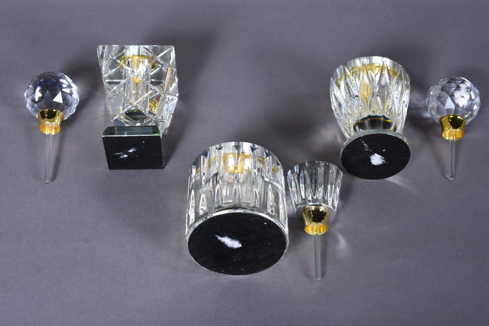 Três perfumeiros de cristal. - foto 5 de 5