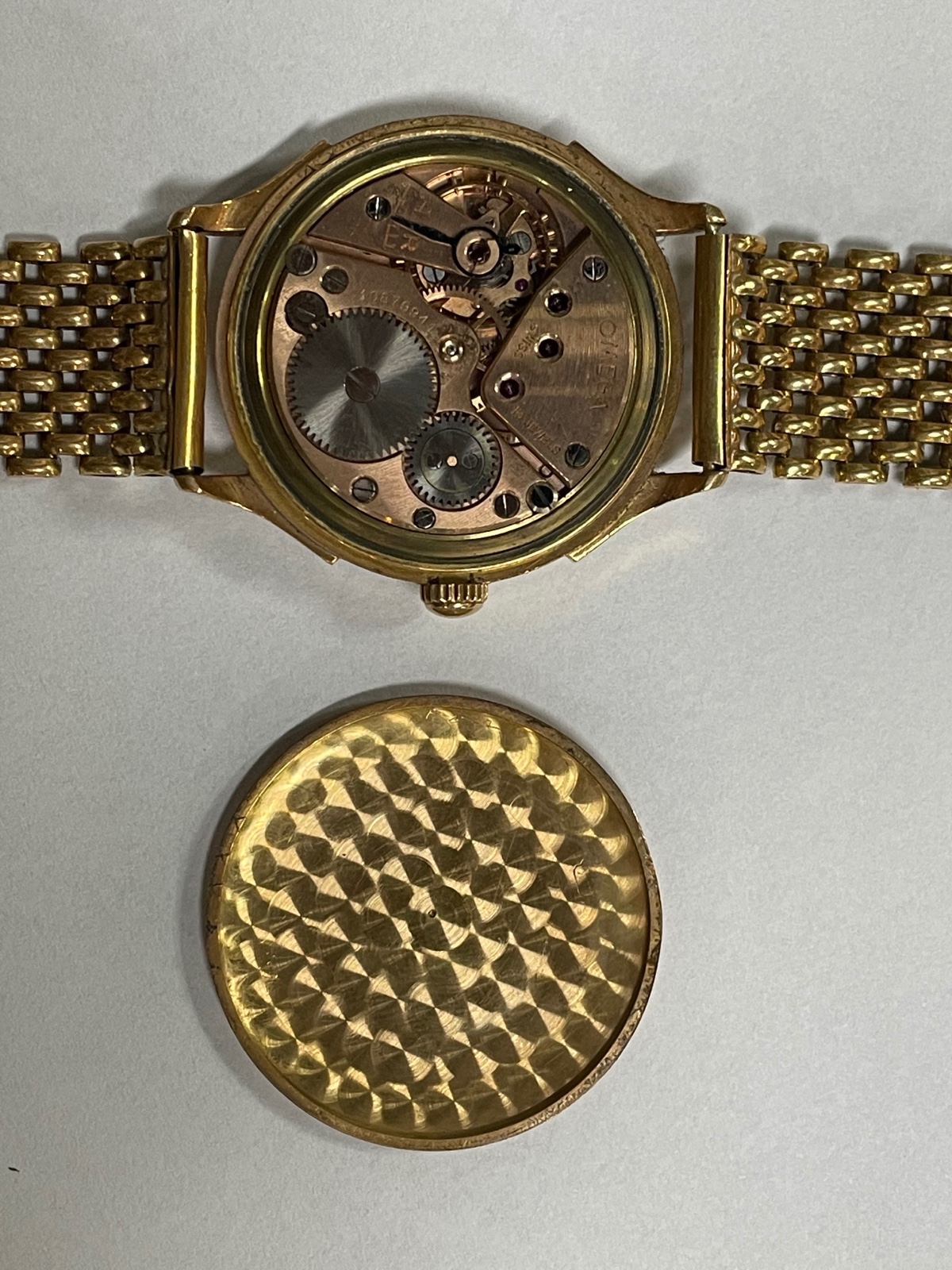 Relógio Ômega de pulso, máquina original com caixa de ouro 18k., sem... - foto 9 de 10