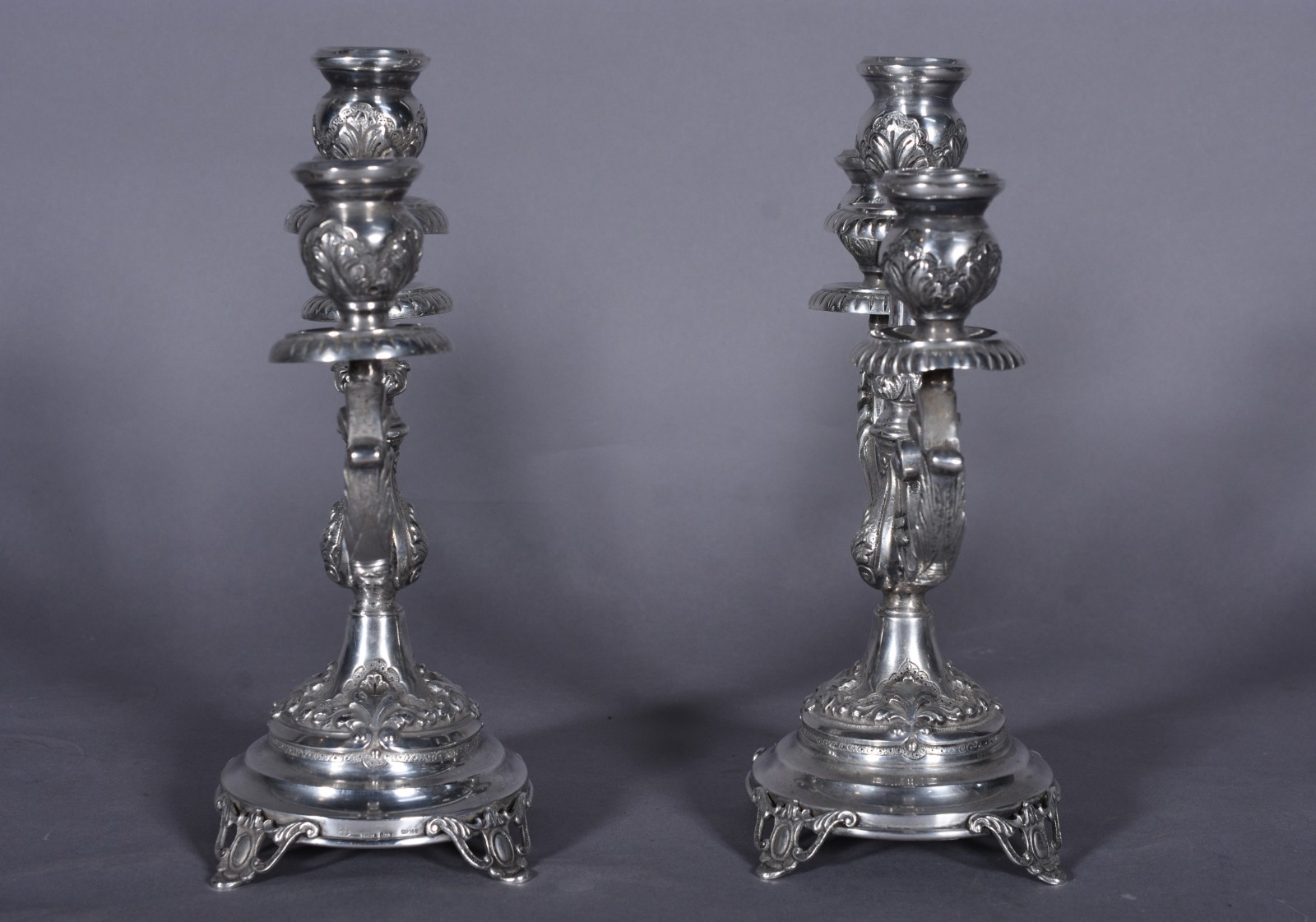 Par de candelabros de prata, contraste 833 mls, para 3 velas cada... - foto 5 de 6